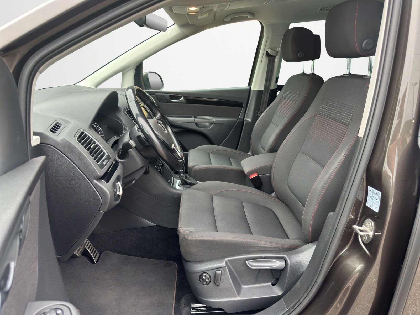VW Sharan 1.4 TSI BlMT Sound DSG *Anhängerkupplung / 7 Plätzer*-image-9