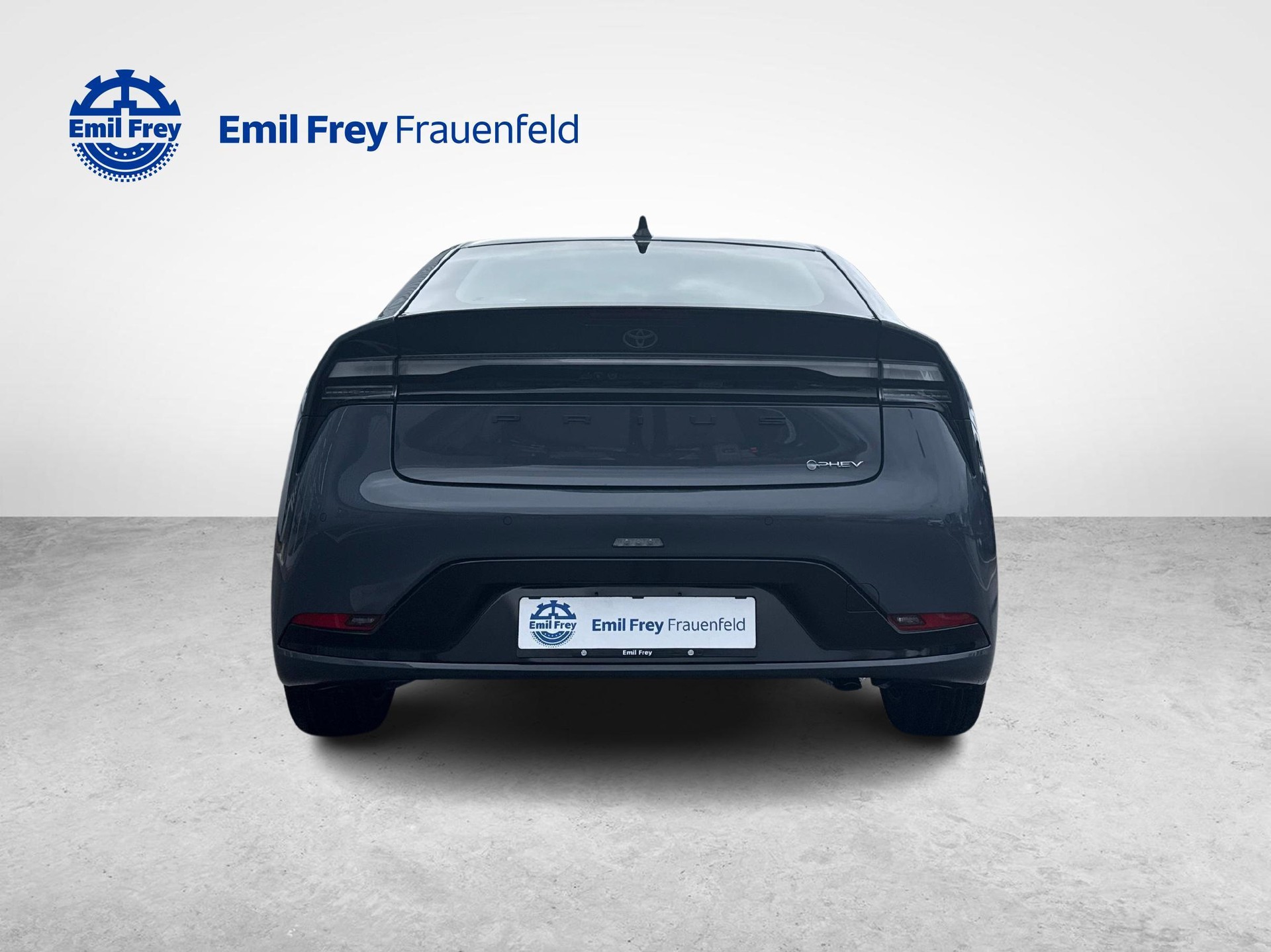 TOYOTA Prius 2.0 Plug-In-Hybrid Style-image-3