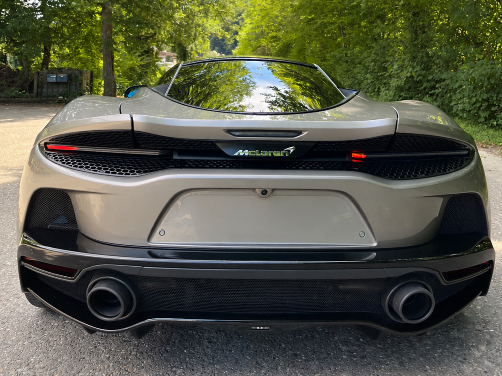 McLAREN GT Luxe-image-1