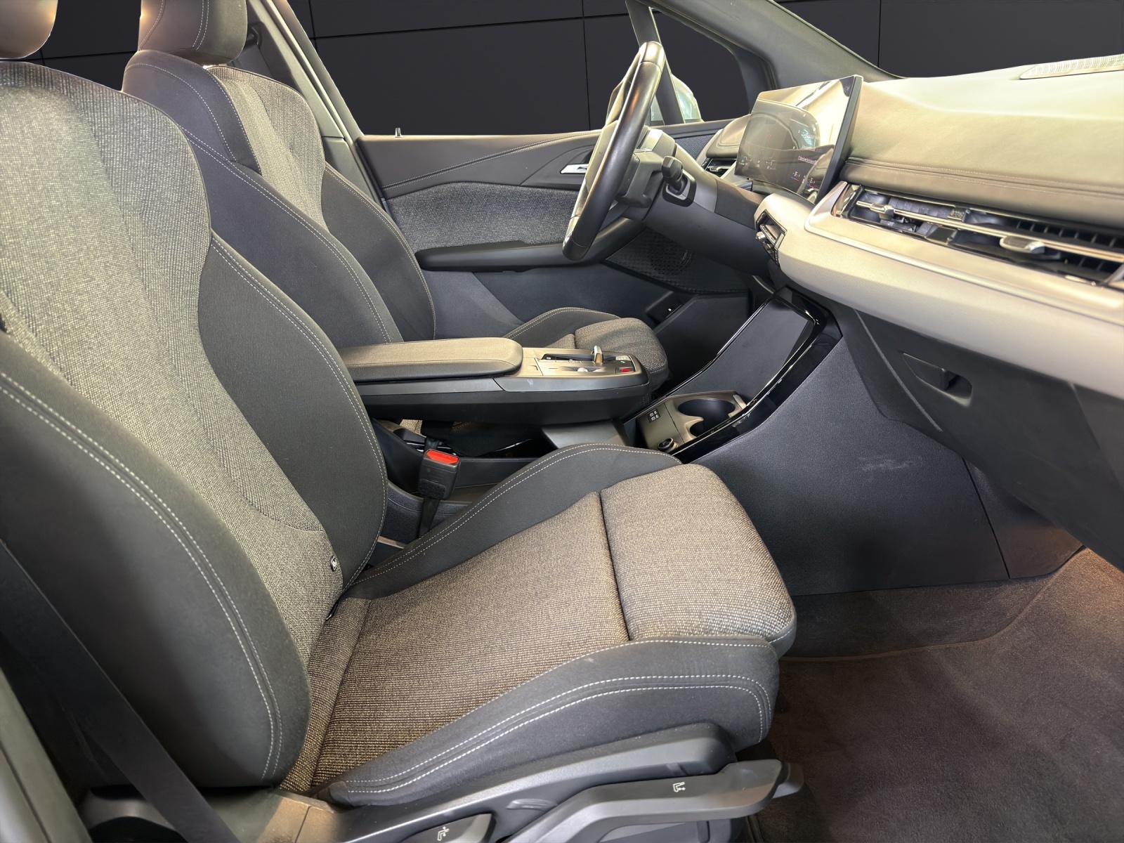 BMW 2er Reihe Active Tourer 218d-image-14