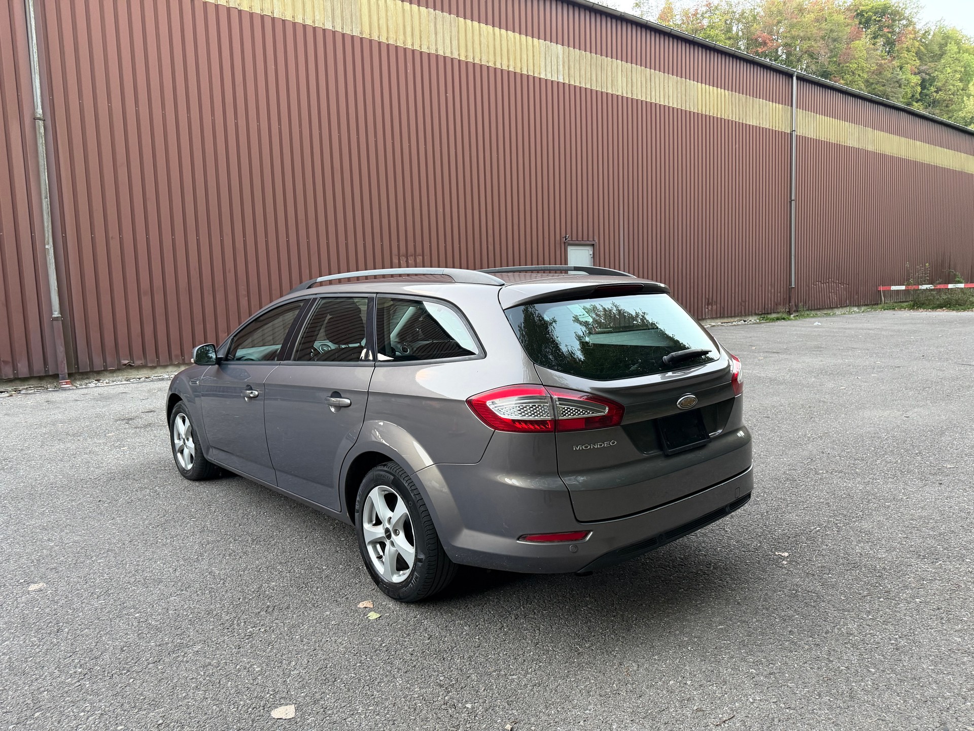 FORD Mondeo 1.6 EcoBoost SCTi Titanium-image-1