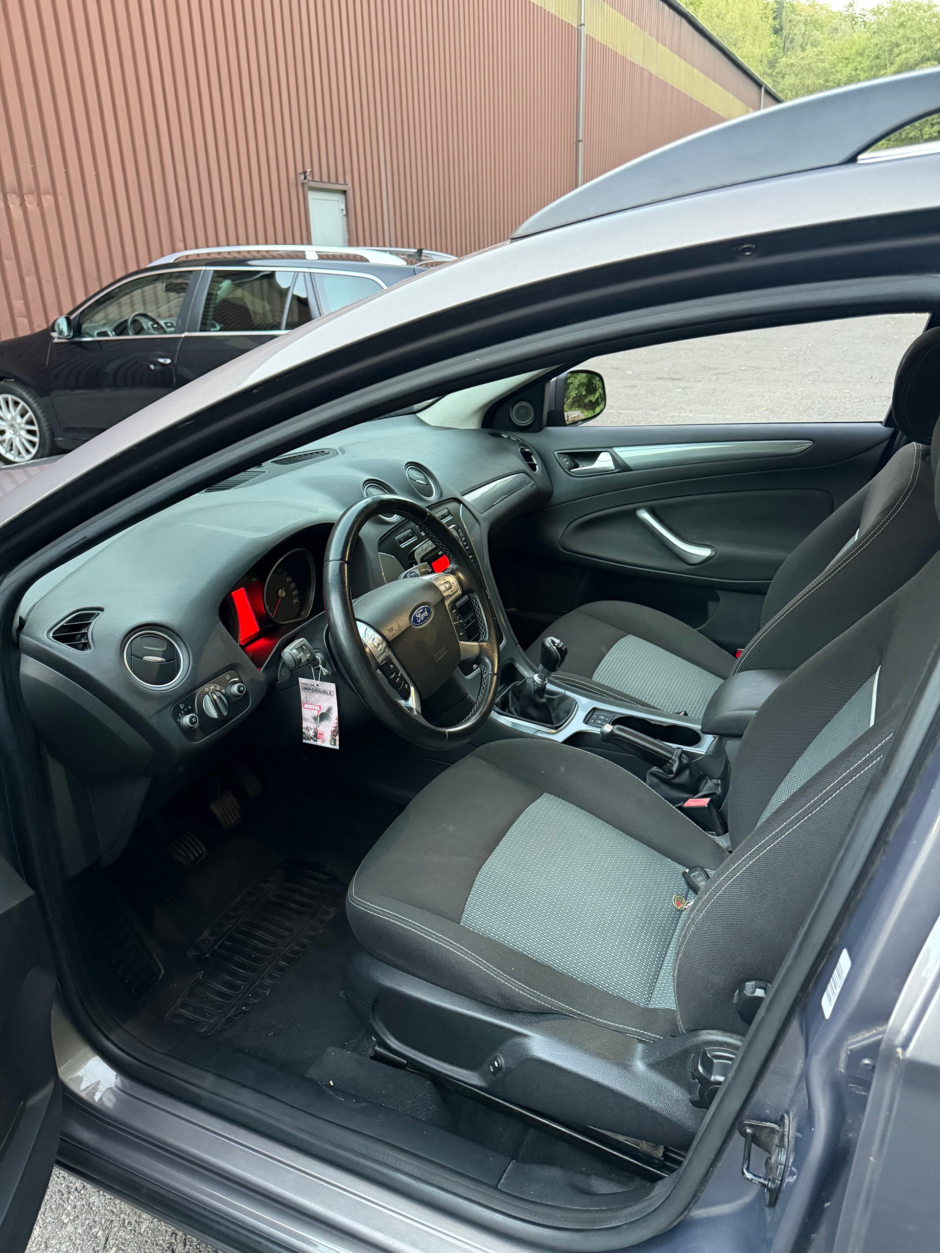 FORD Mondeo 1.6 EcoBoost SCTi Titanium-image-4