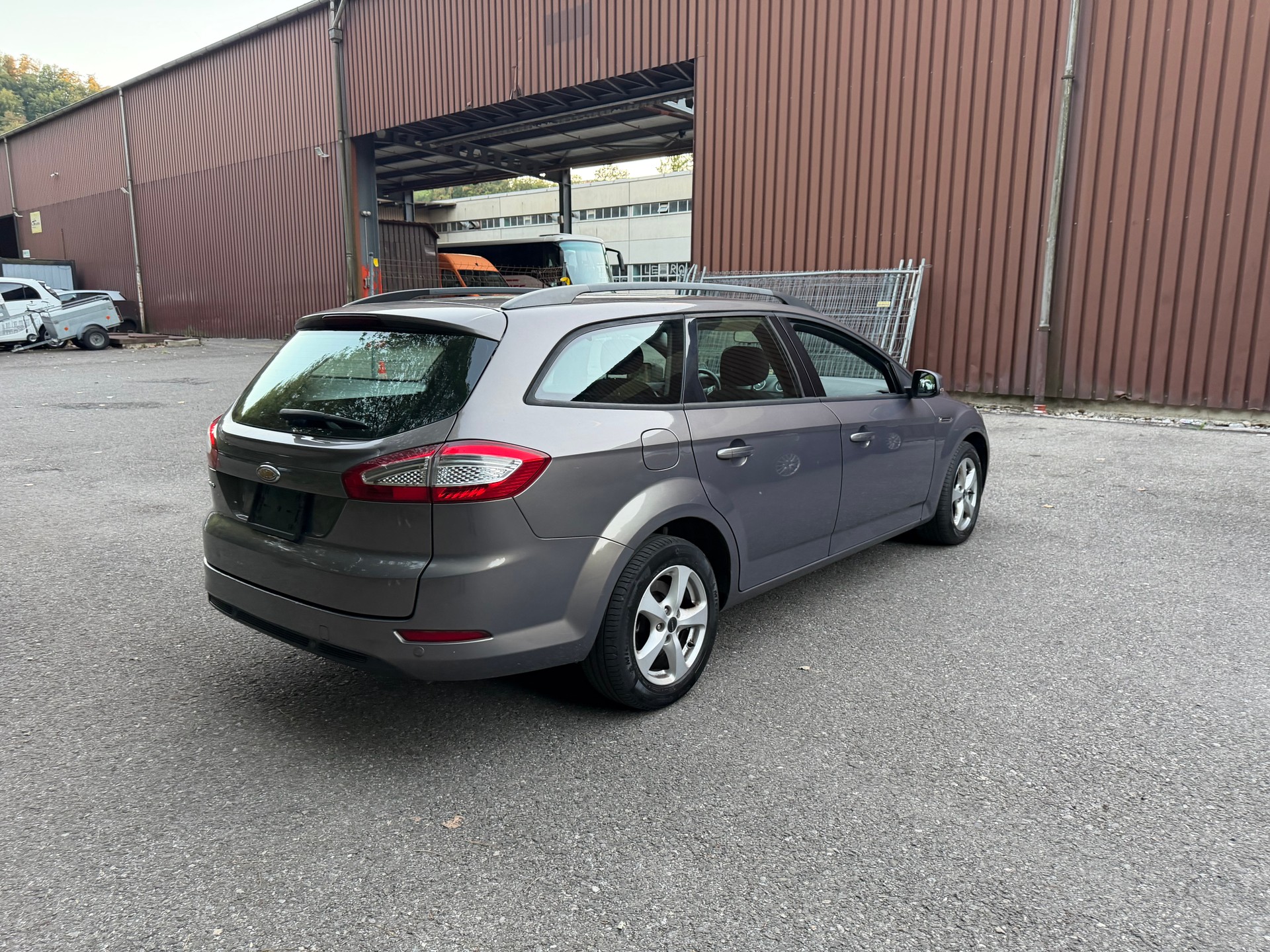 FORD Mondeo 1.6 EcoBoost SCTi Titanium-image-2