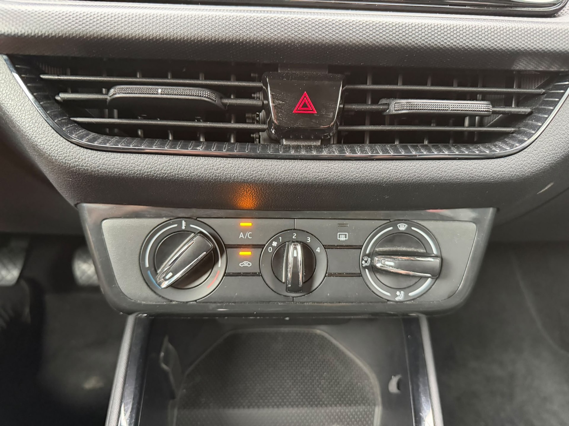SKODA Fabia 1.0 MPI Active-image-13