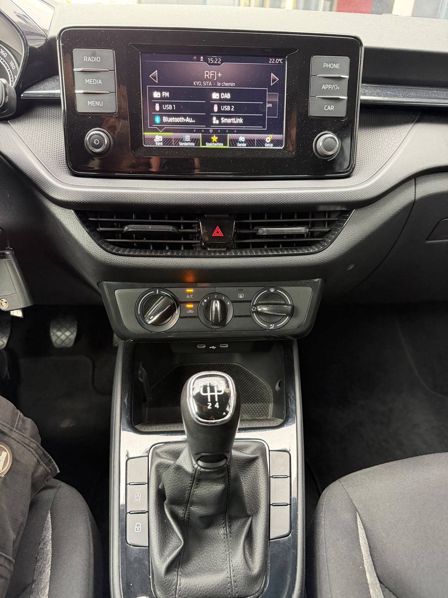 SKODA Fabia 1.0 MPI Active-image-9