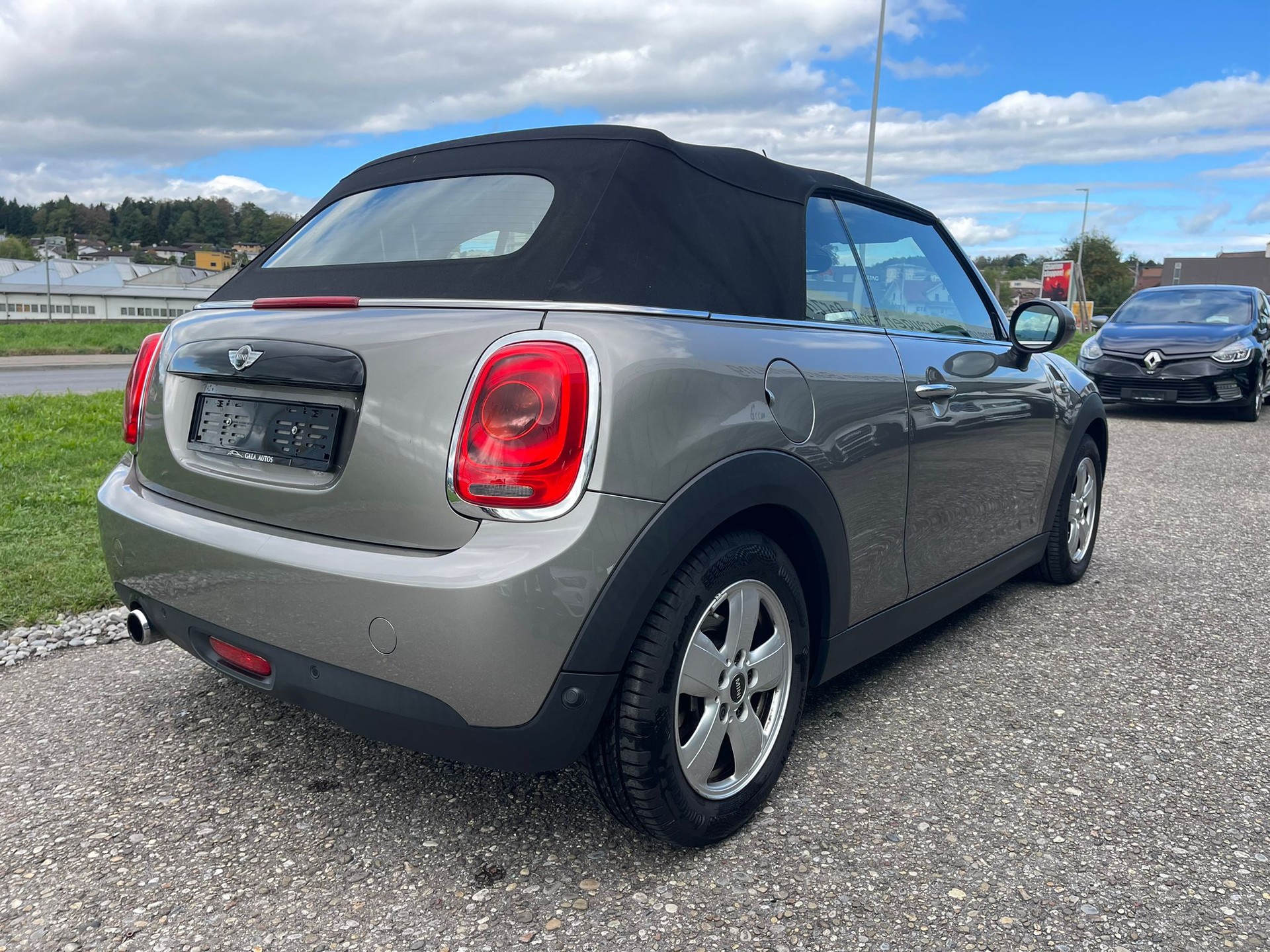 MINI Cooper Cabriolet Steptronic-image-4