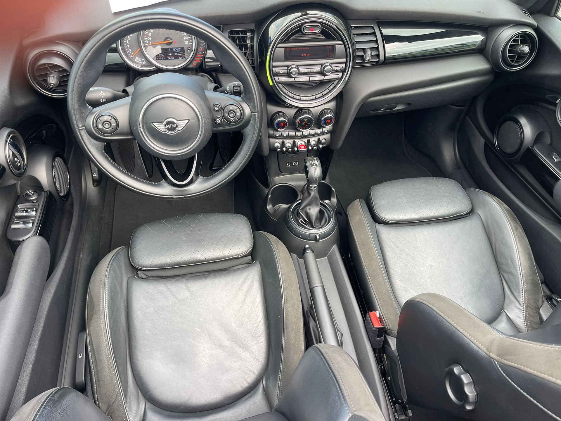 MINI Cooper Cabriolet Steptronic-image-11