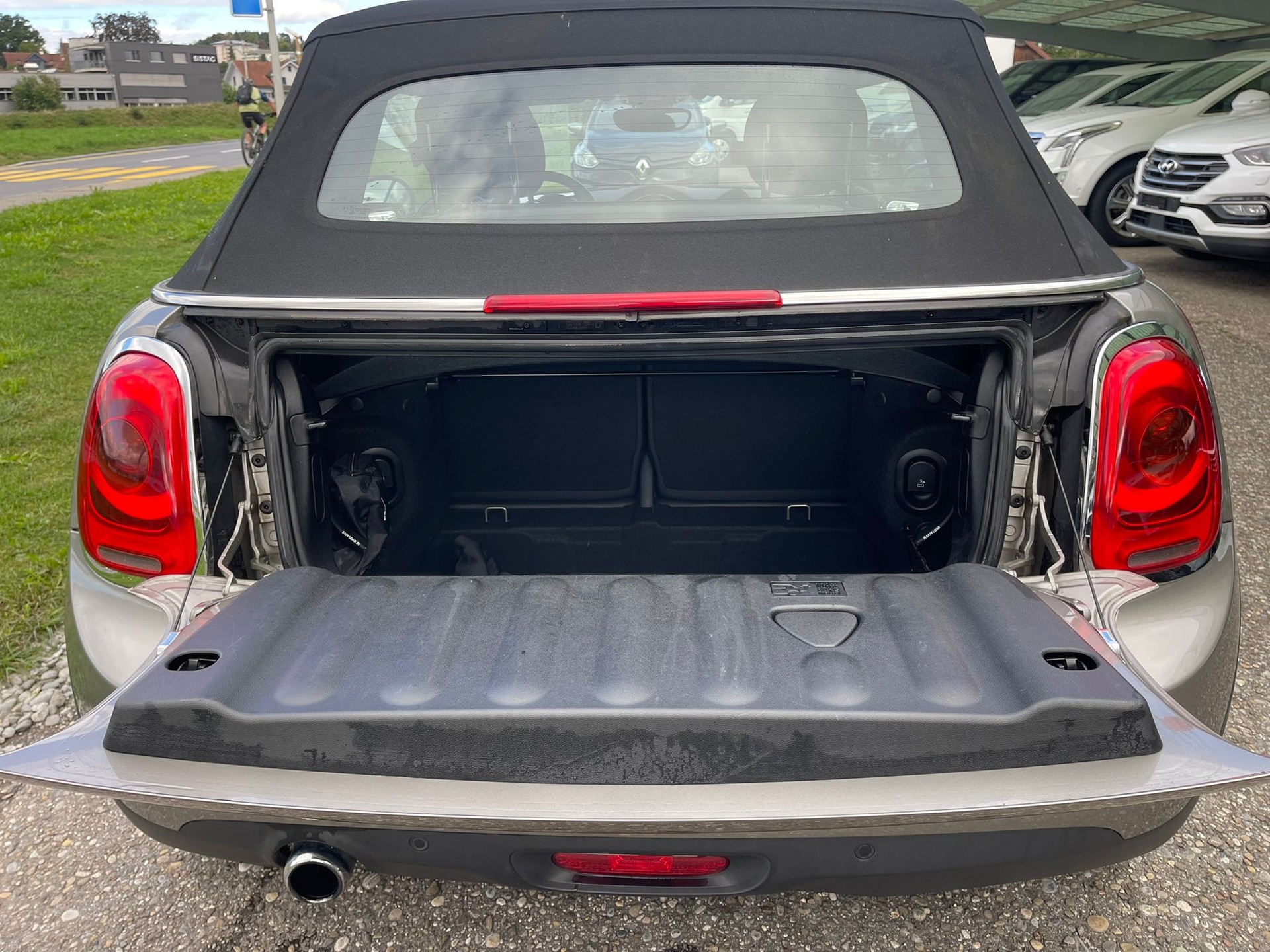 MINI Cooper Cabriolet Steptronic-image-9