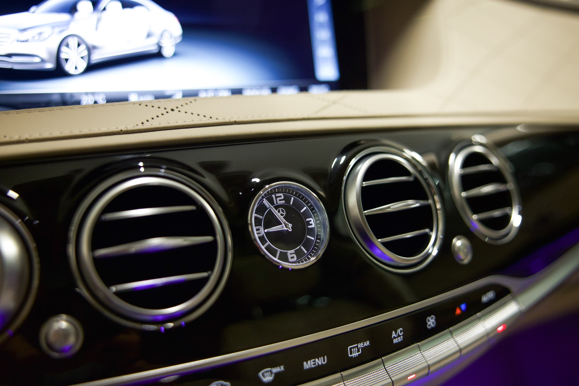 MERCEDES-BENZ S 350 d AMG Line 4matic lang-image-29