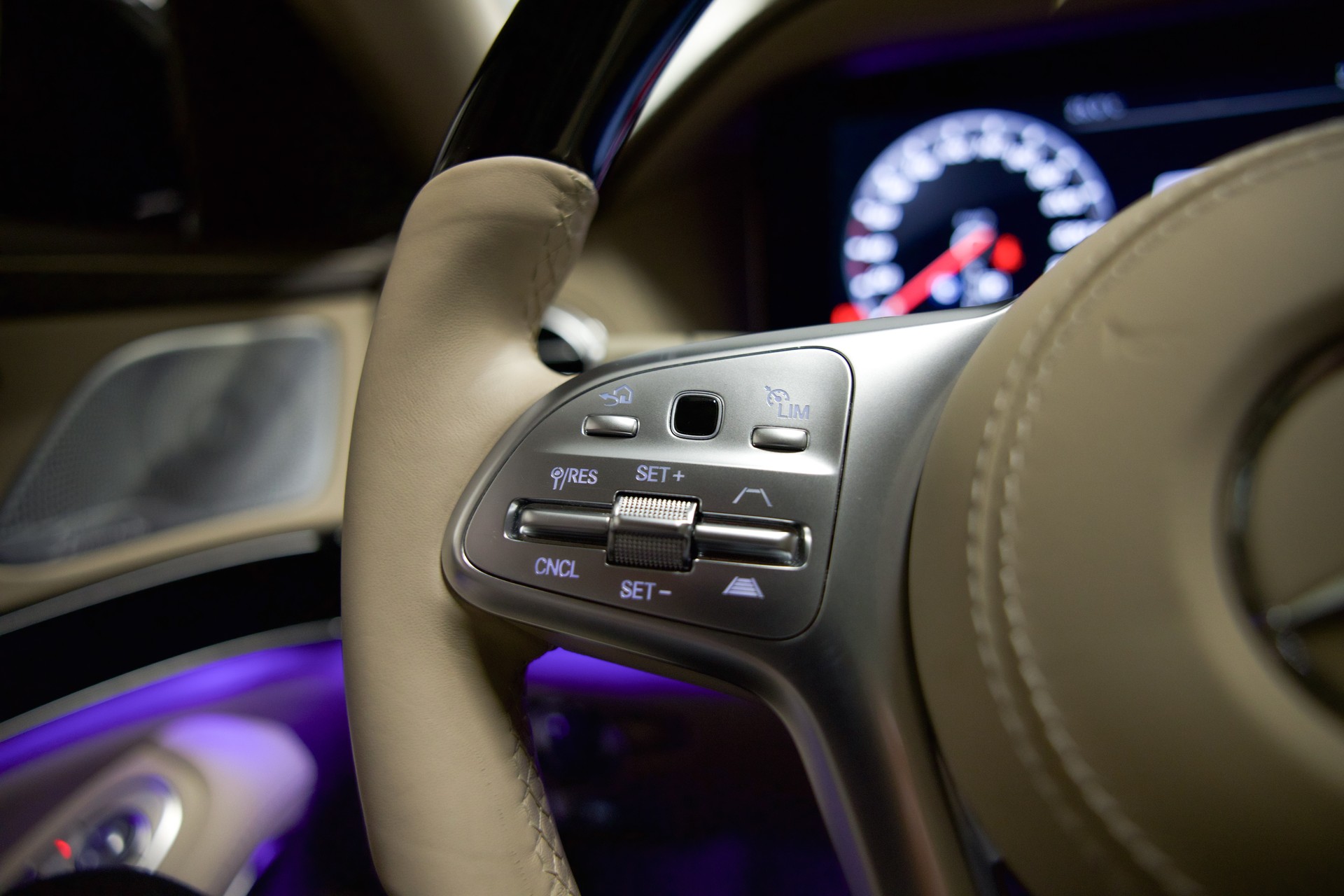 MERCEDES-BENZ S 350 d AMG Line 4matic lang-image-34