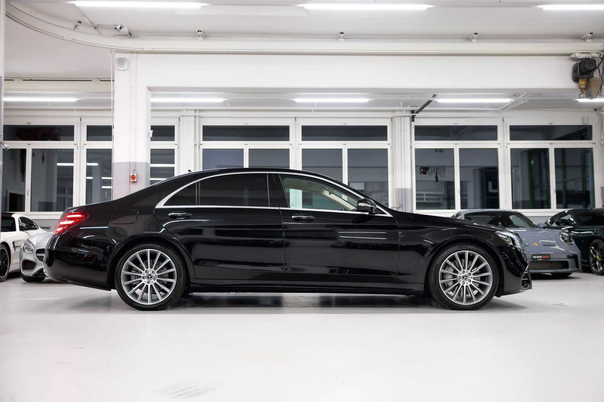 MERCEDES-BENZ S 350 d AMG Line 4matic lang-image-3
