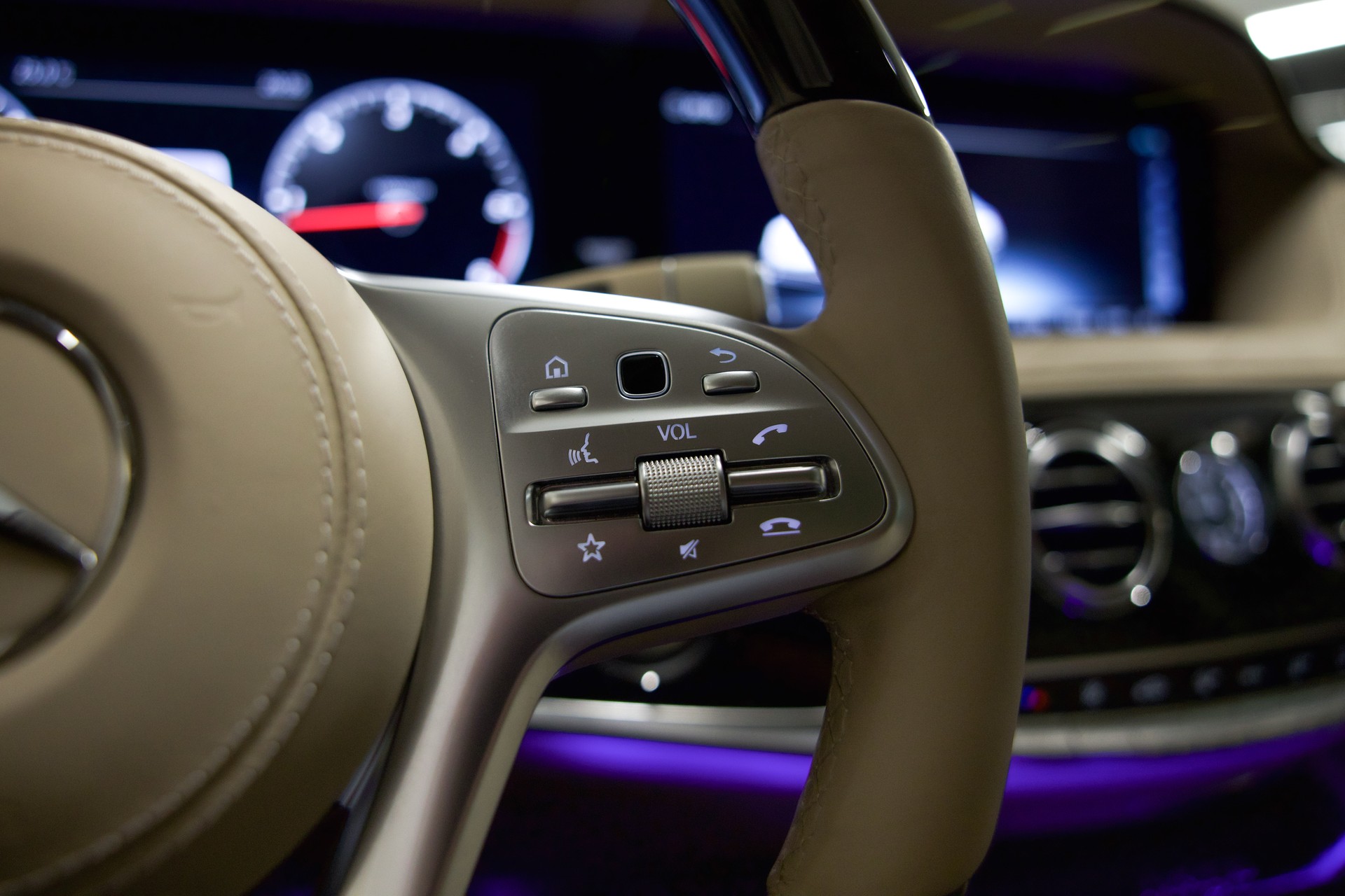 MERCEDES-BENZ S 350 d AMG Line 4matic lang-image-35