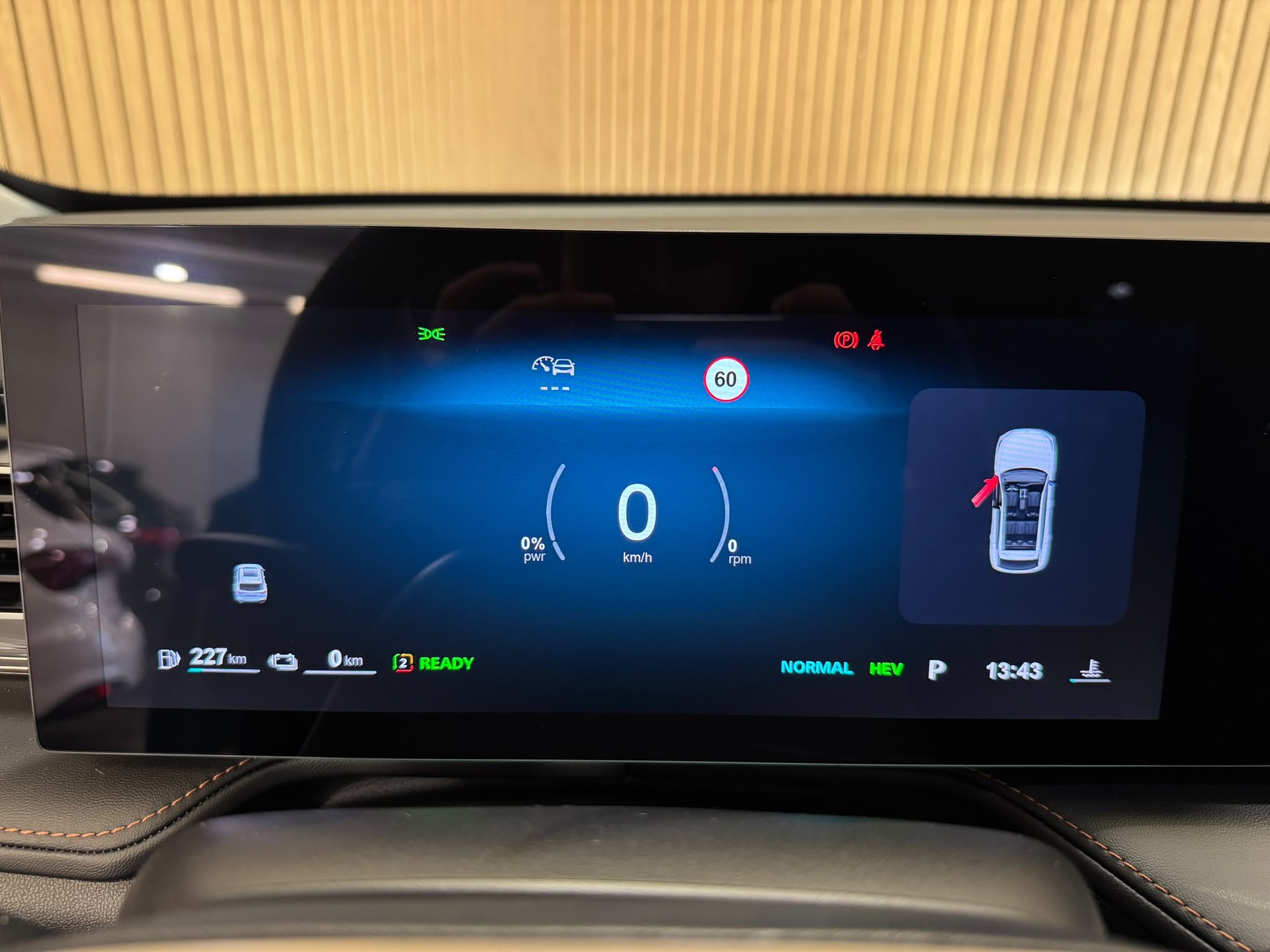 MG HS 1.5 T PHEV Luxury-image-13