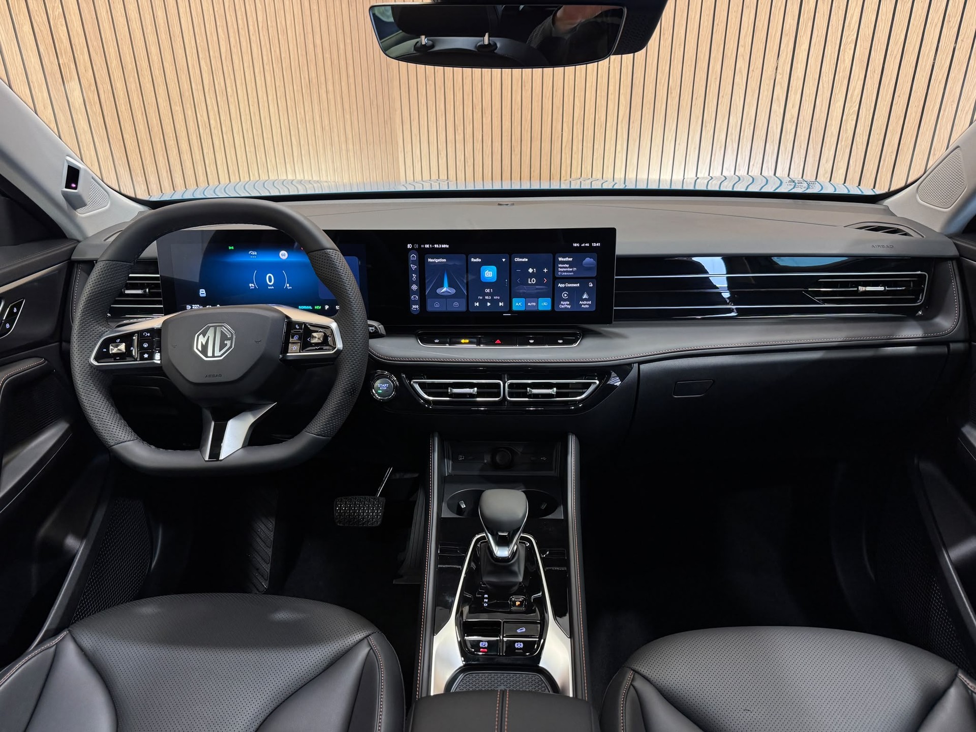 MG HS 1.5 T PHEV Luxury-image-8