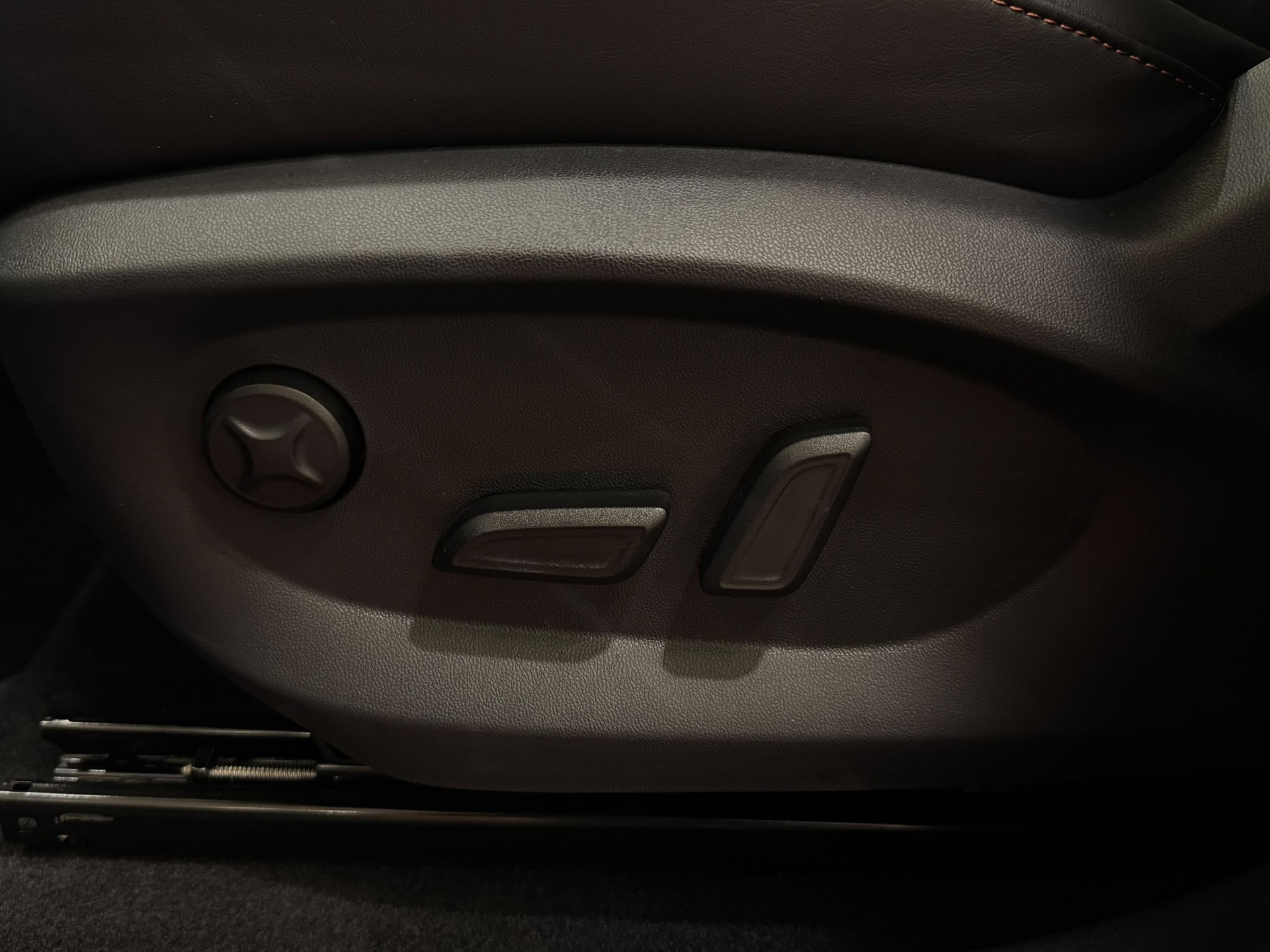 MG HS 1.5 T PHEV Luxury-image-19