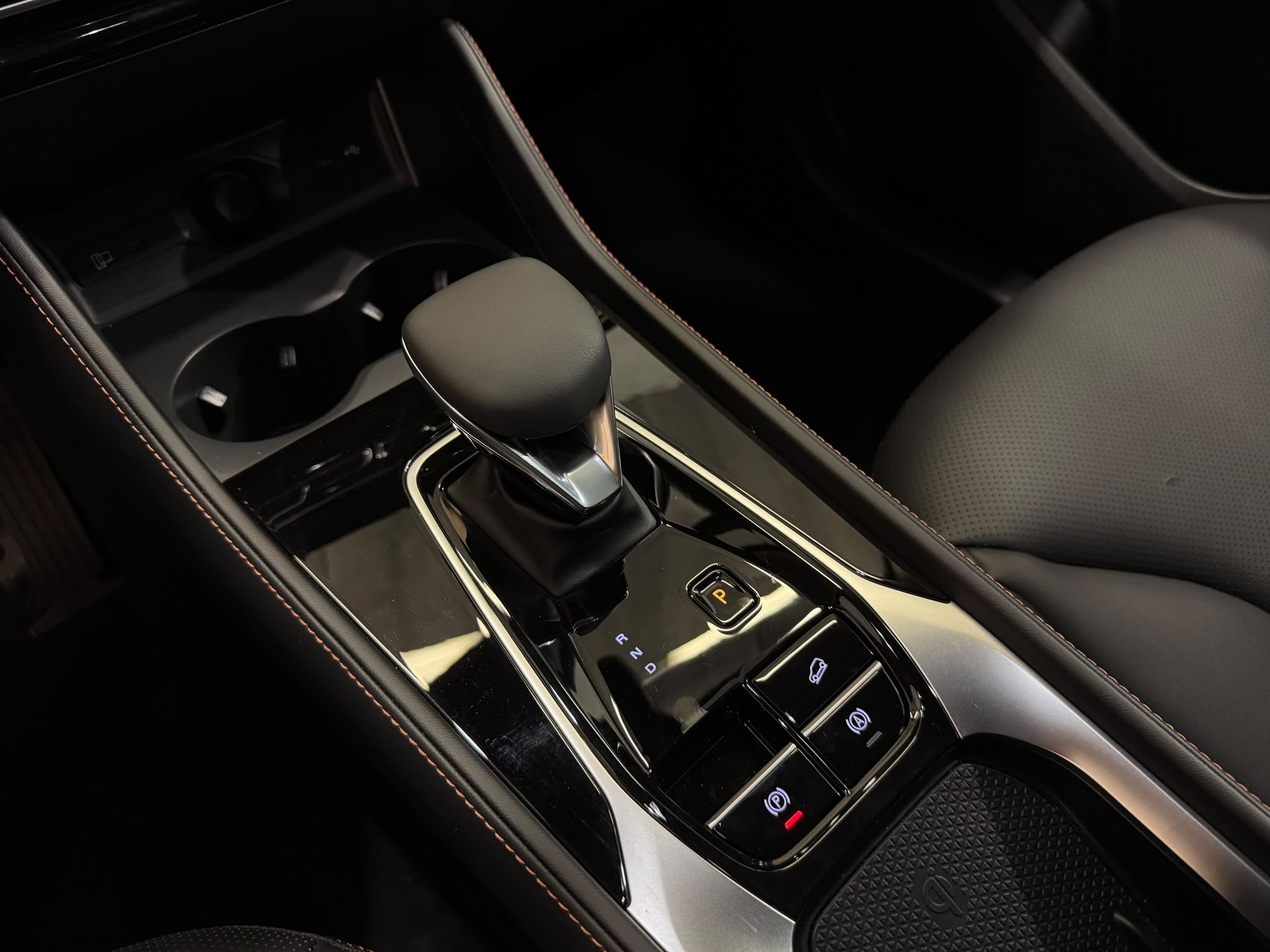 MG HS 1.5 T PHEV Luxury-image-12