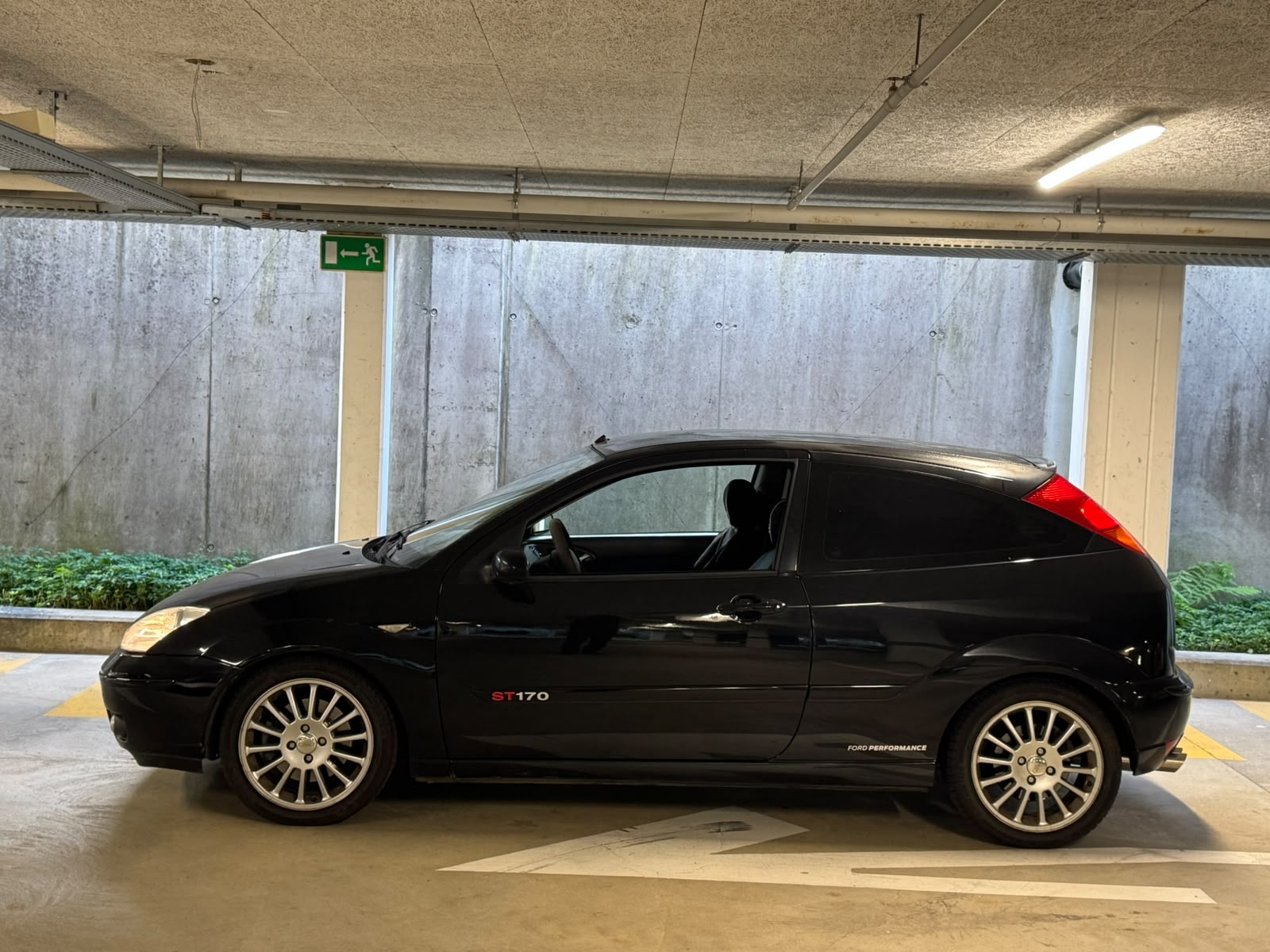 FORD Focus 2.0i 16V ST170-showroom-element-2