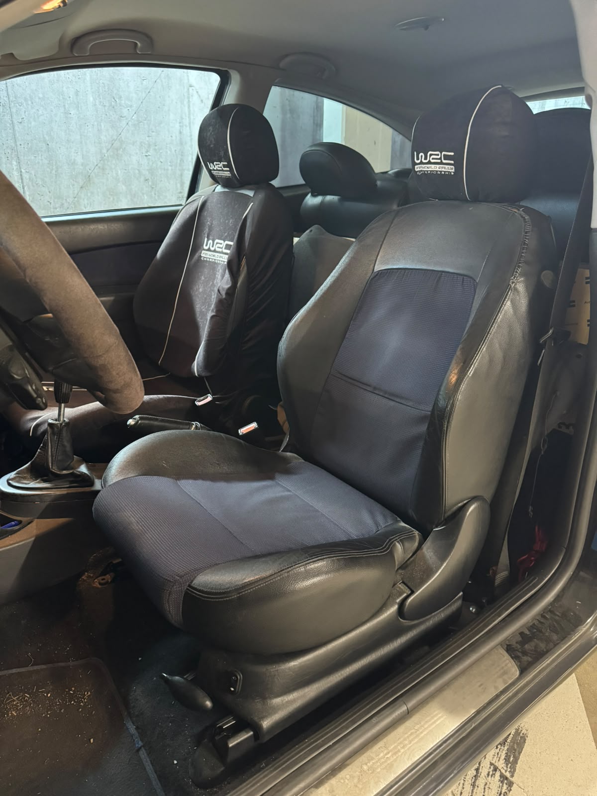FORD Focus 2.0i 16V ST170-image-11