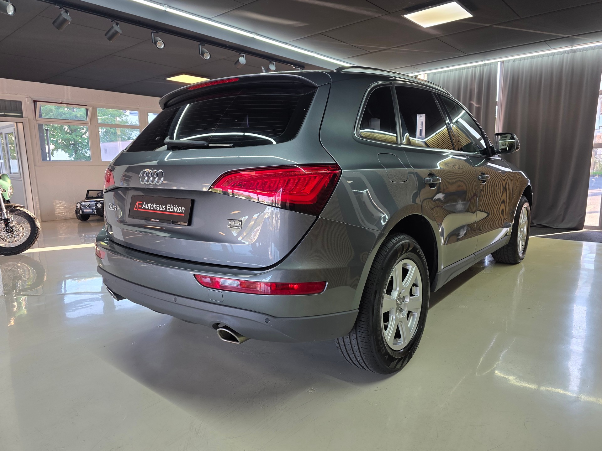 AUDI Q5 3.0 TDI quattro S-tronic-image-6