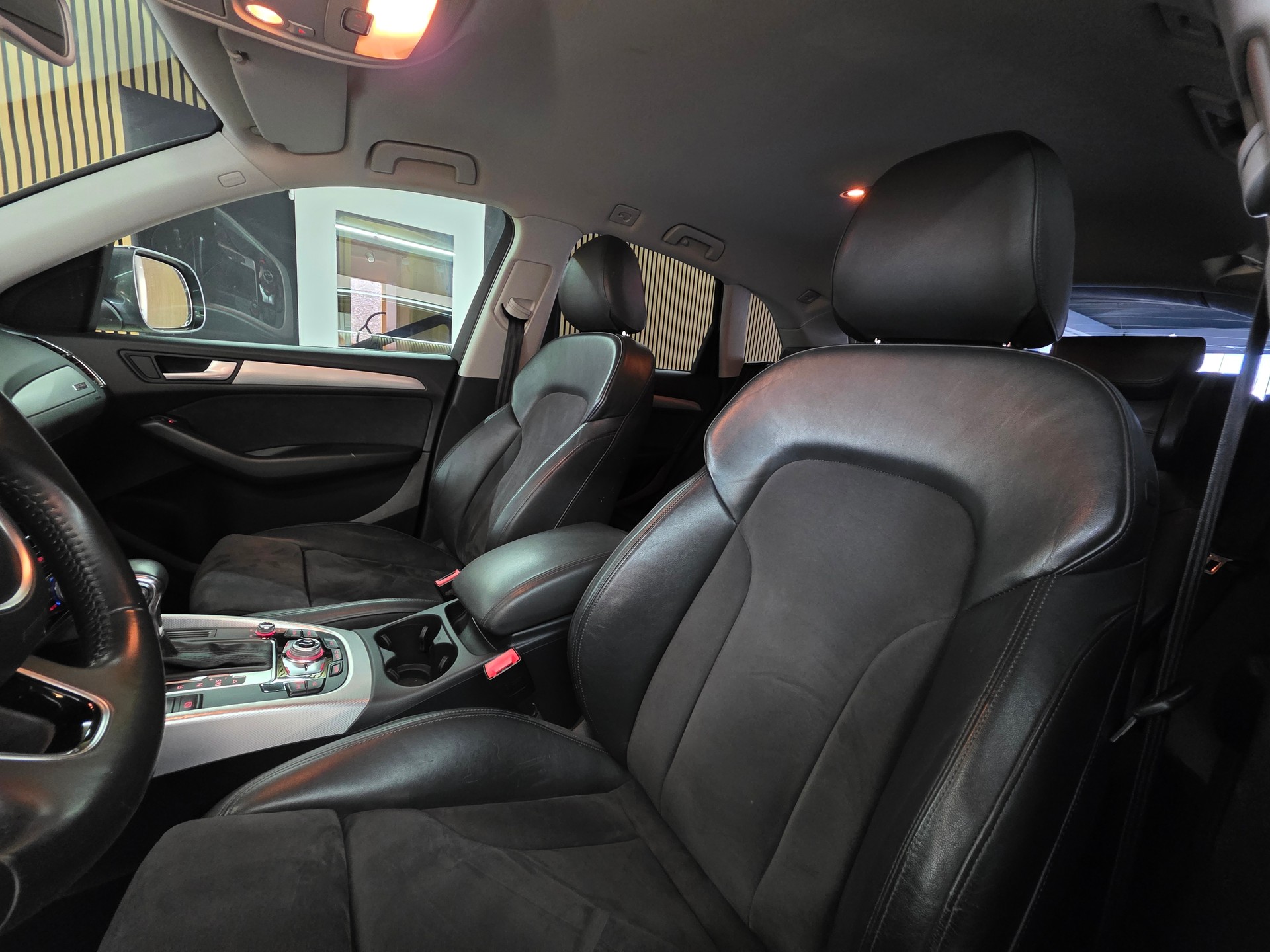 AUDI Q5 3.0 TDI quattro S-tronic-image-9