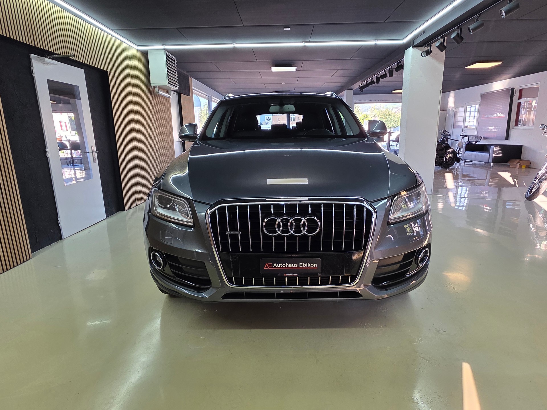 AUDI Q5 3.0 TDI quattro S-tronic-image-1
