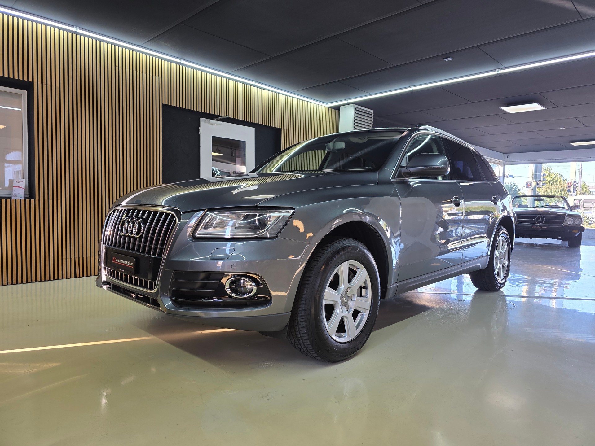 AUDI Q5 3.0 TDI quattro S-tronic-image-2