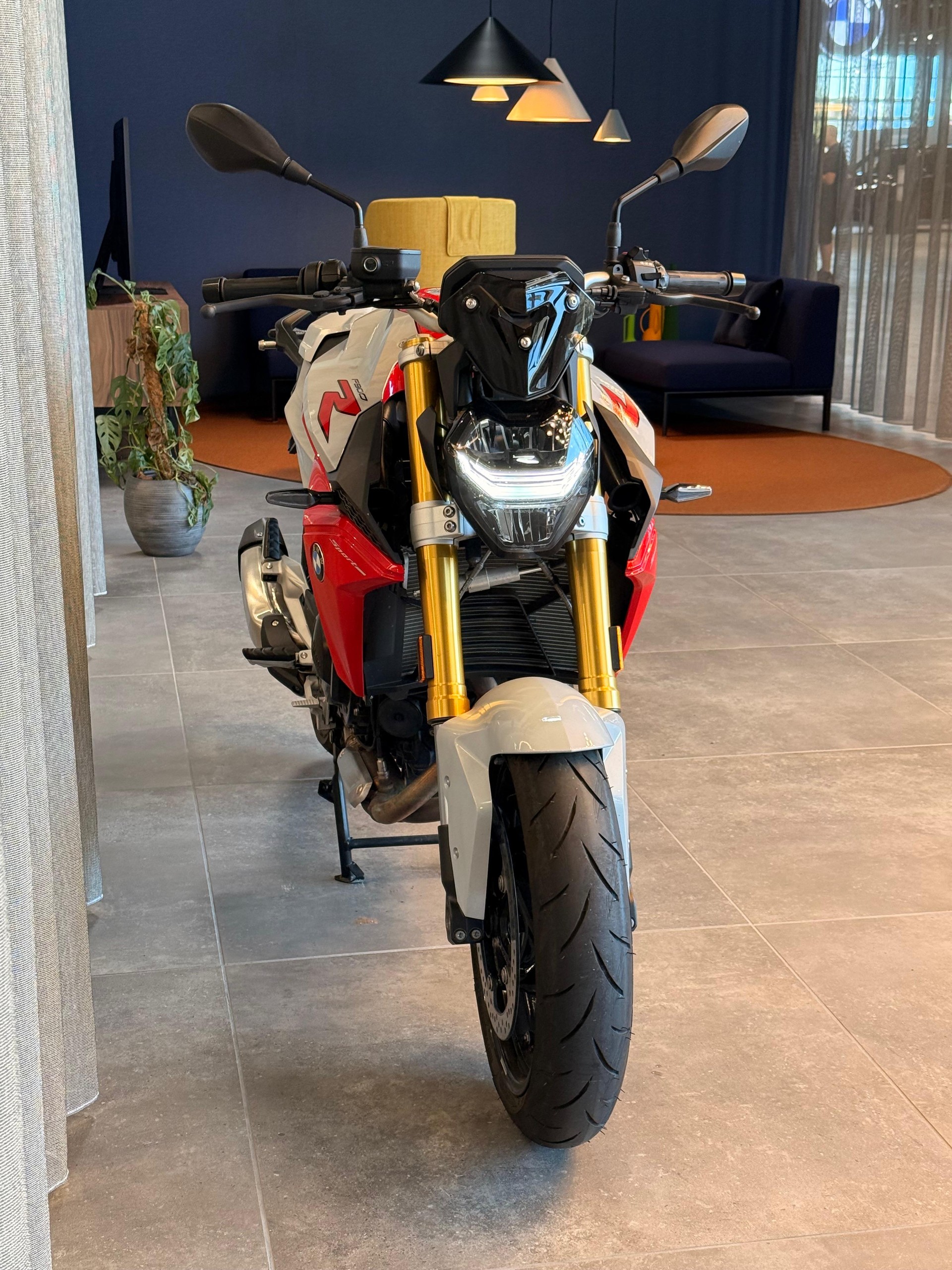BMW F 900 R ABS-showroom-element-3