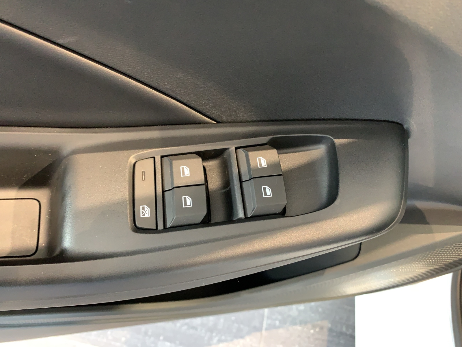 MG 3 1.5 Hybrid Luxury-image-4