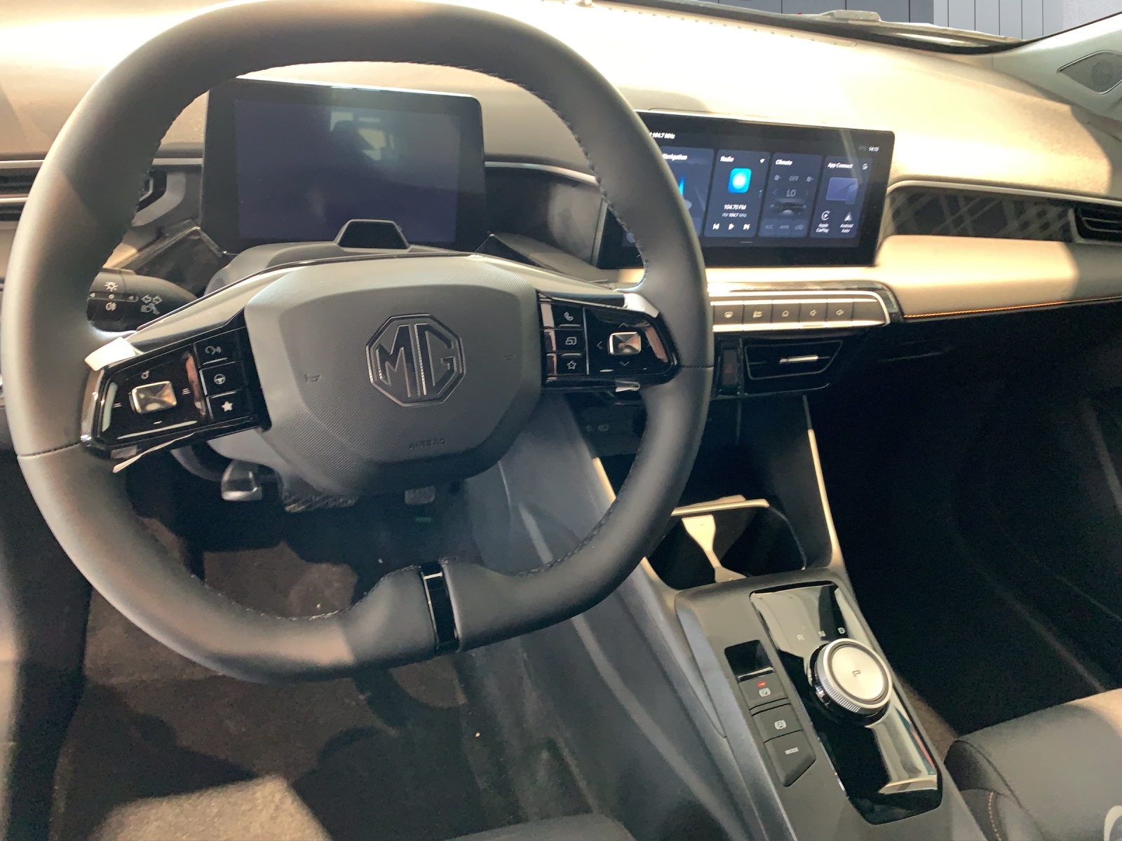 MG 3 1.5 Hybrid Luxury-image-5