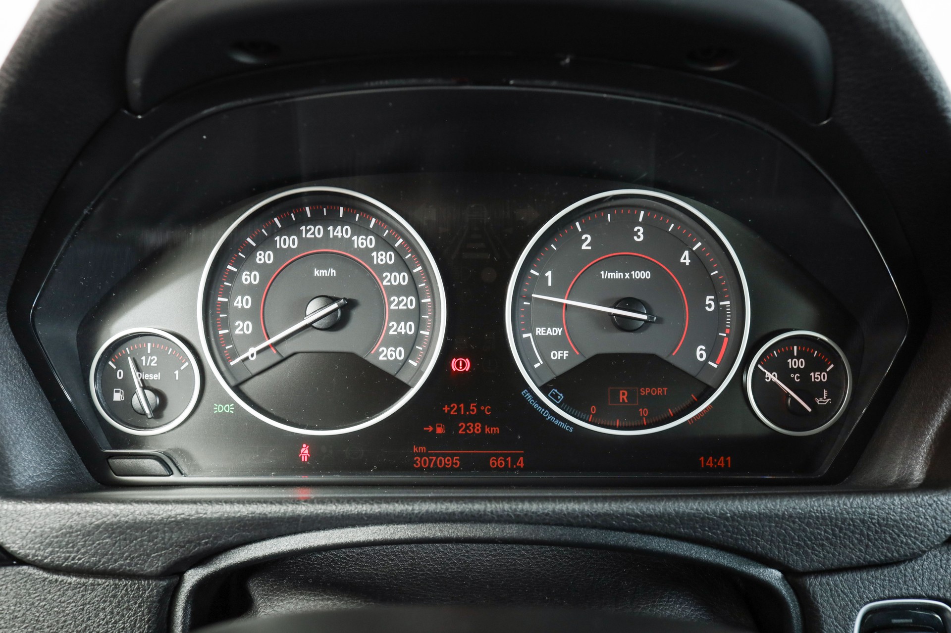 BMW 330d xDrive Touring Sport Line Steptronic • Pack Swiss Premium-image-17