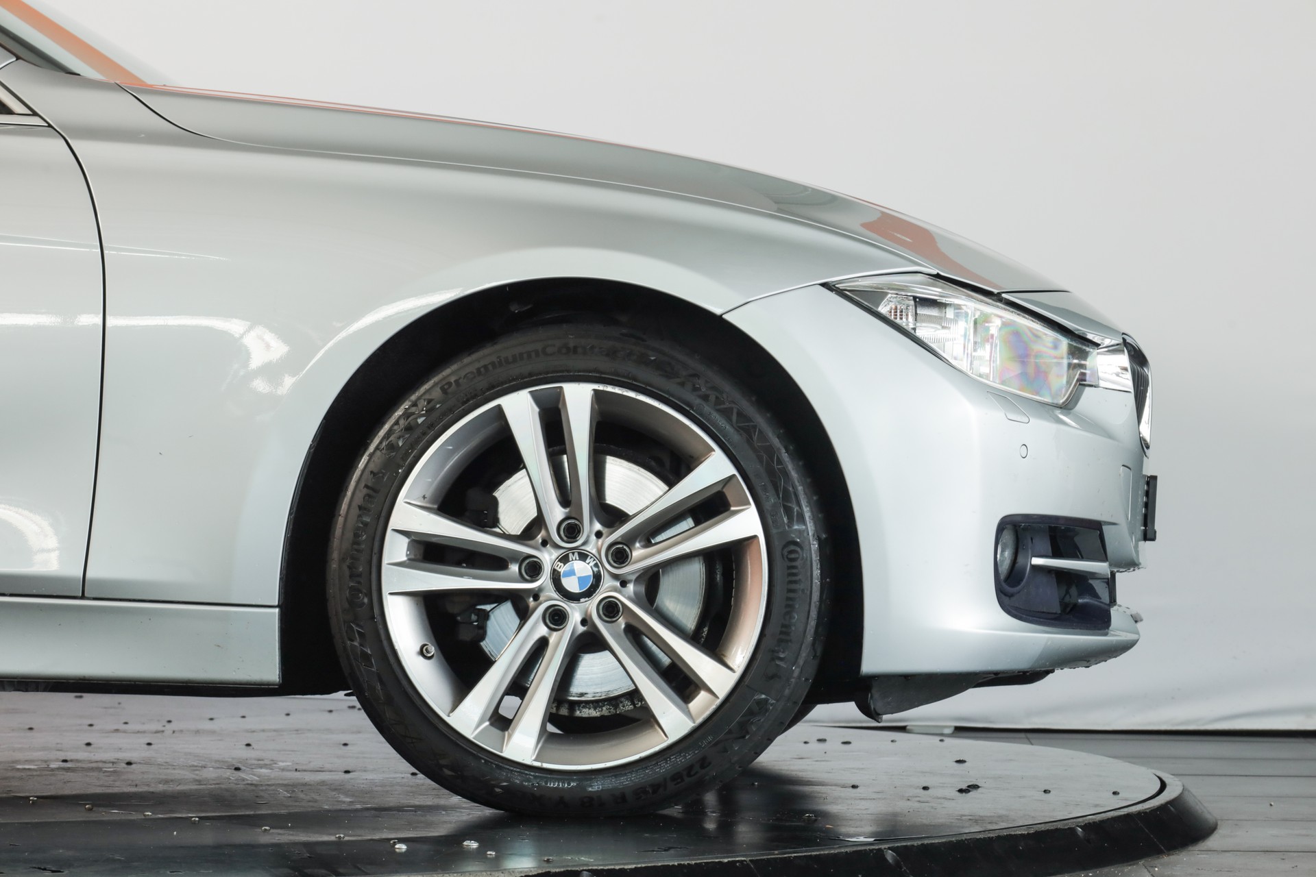 BMW 330d xDrive Touring Sport Line Steptronic • Pack Swiss Premium-image-6