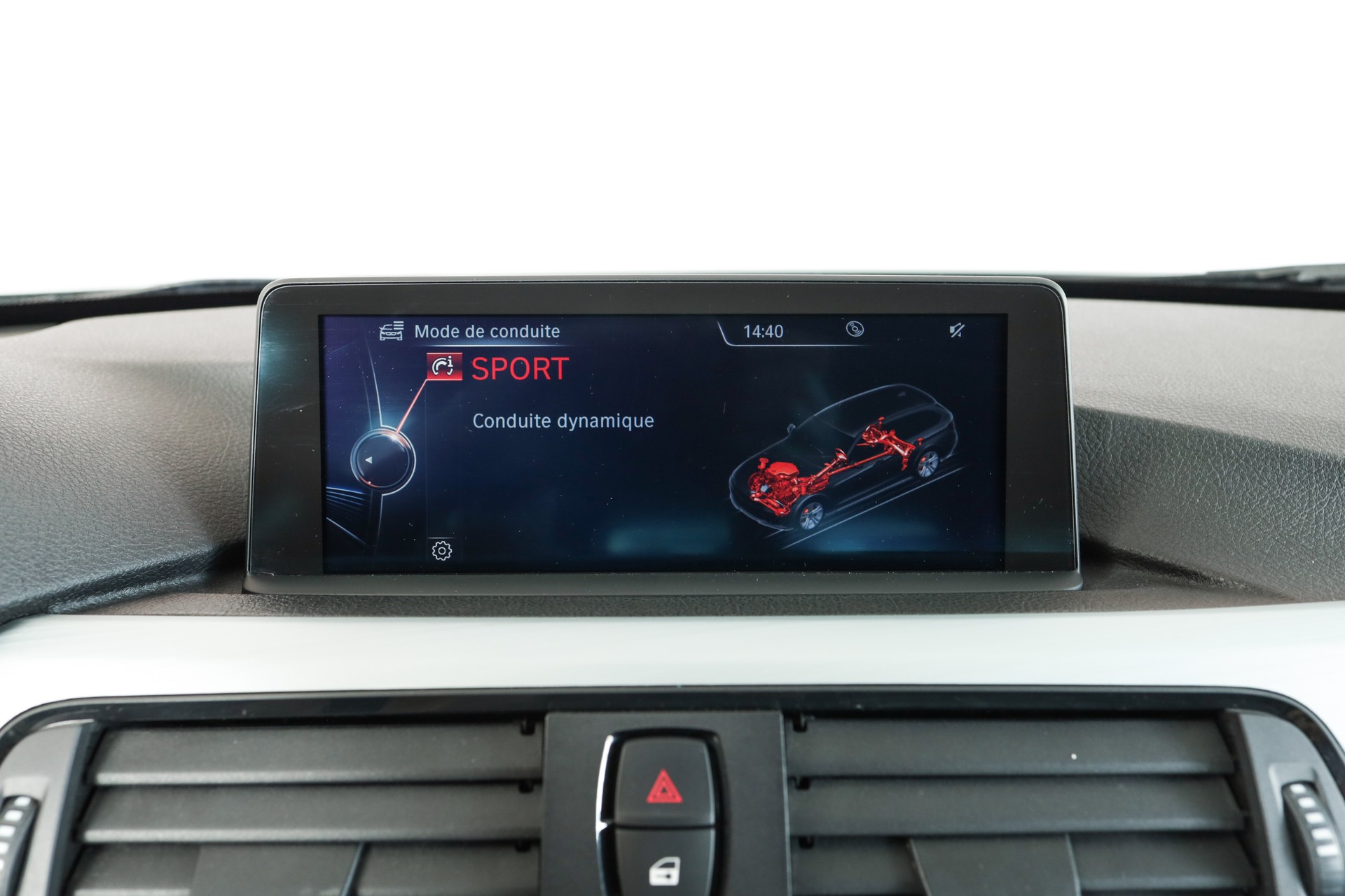 BMW 330d xDrive Touring Sport Line Steptronic • Pack Swiss Premium-image-13