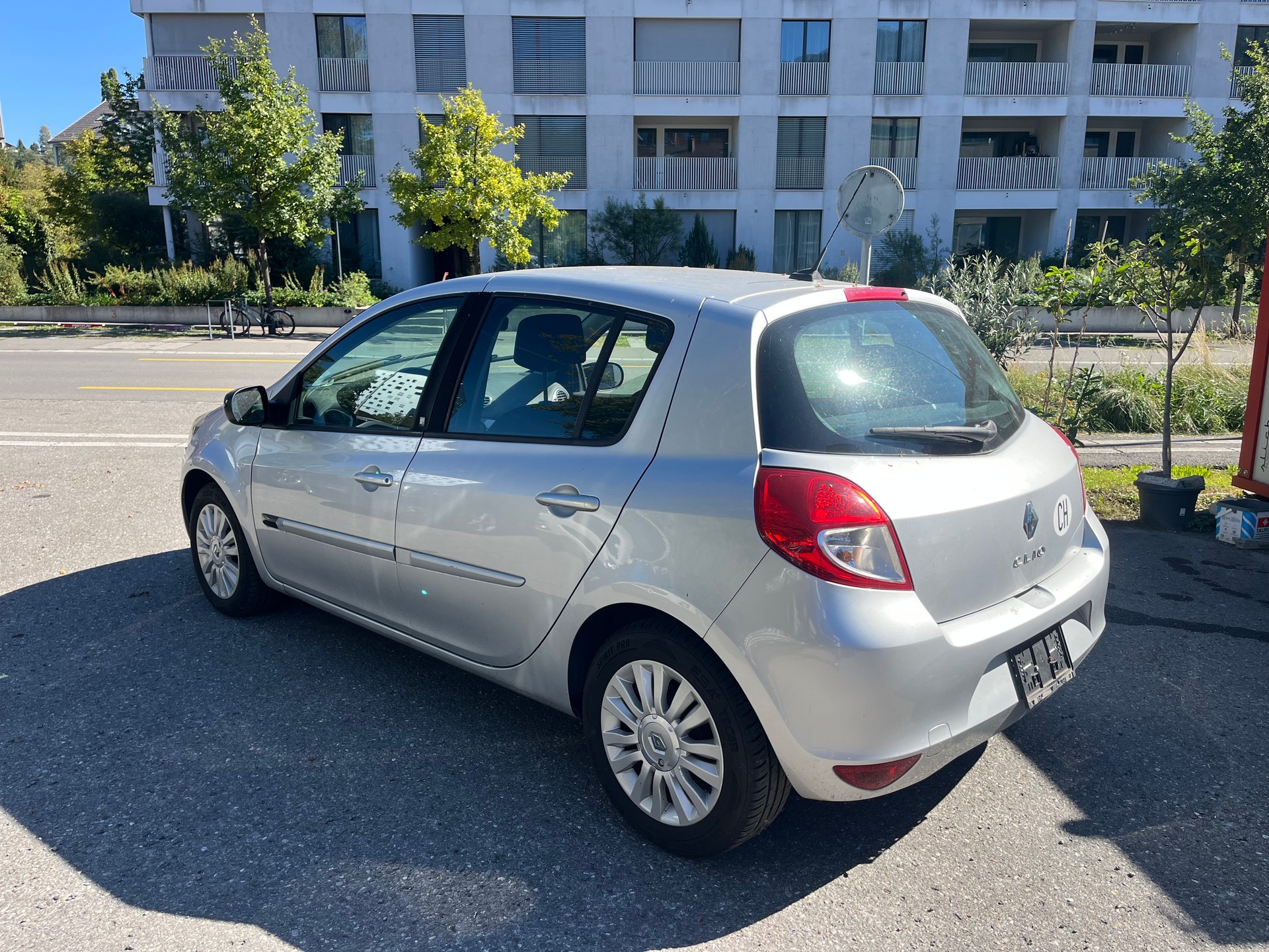 RENAULT Clio 1.2 16V Turbo Exception-image-2