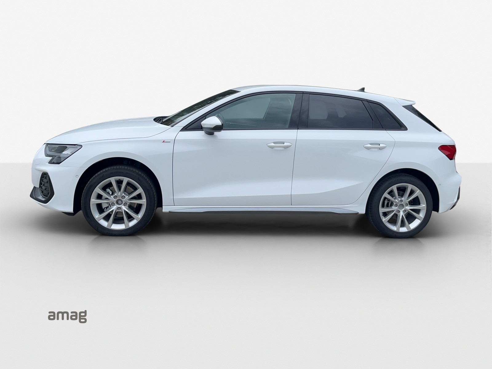 AUDI A3 Sportback TFSI 110 kW S line S tronic-showroom-element-1