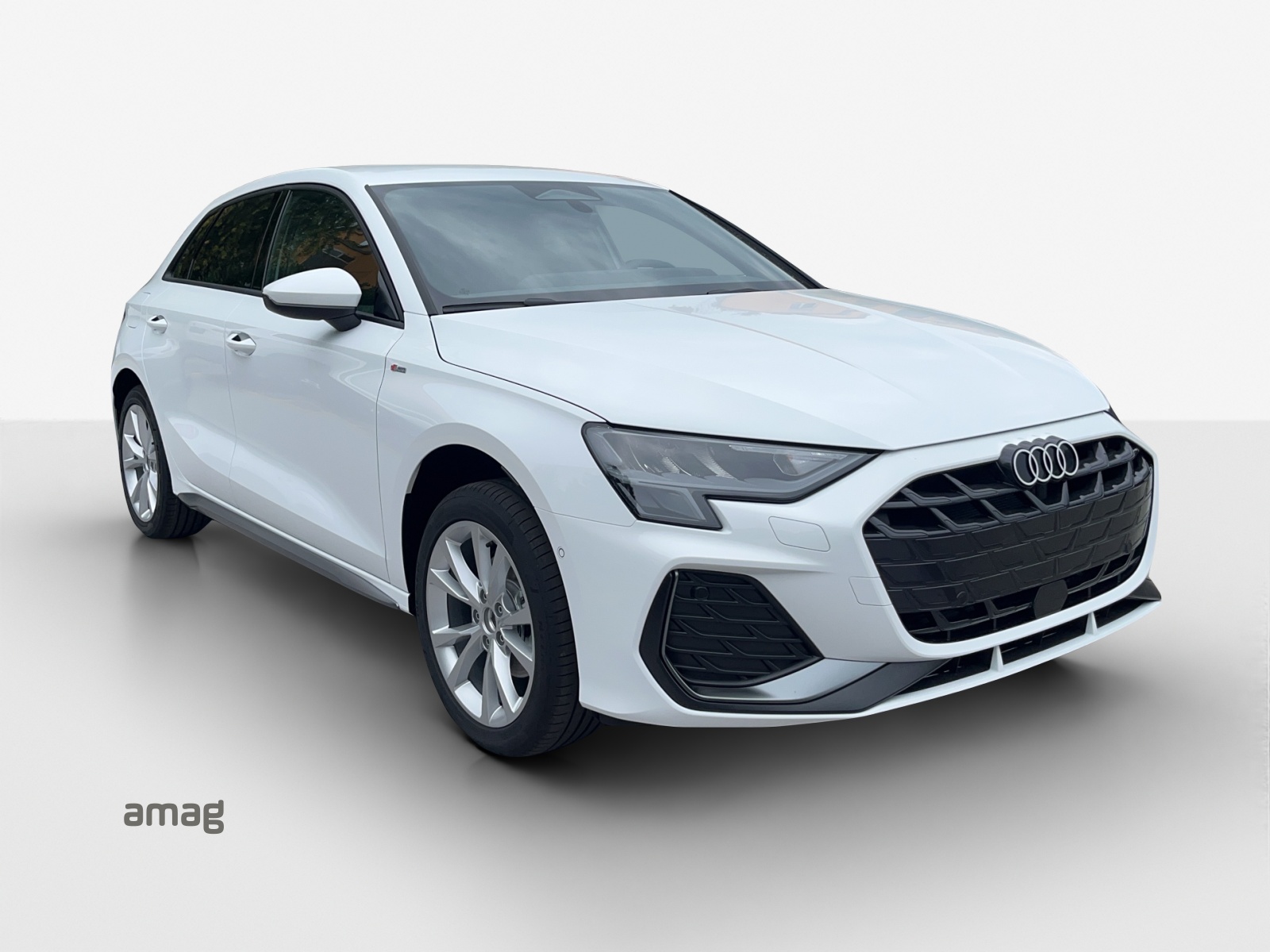AUDI A3 Sportback TFSI 110 kW S line S tronic-image-5