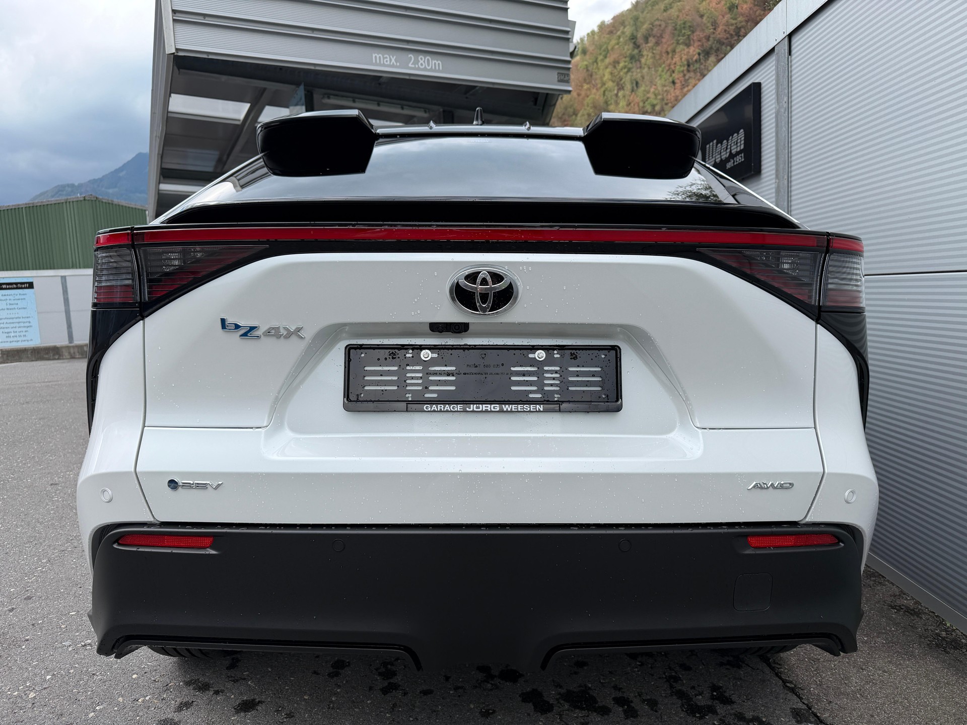 TOYOTA bZ4X Premium AWD-image-4