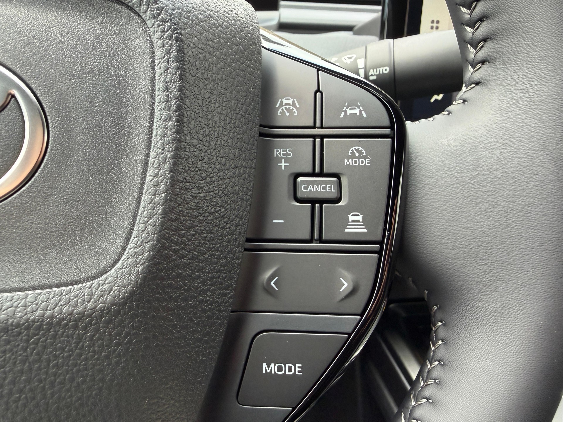 TOYOTA bZ4X Premium AWD-image-14