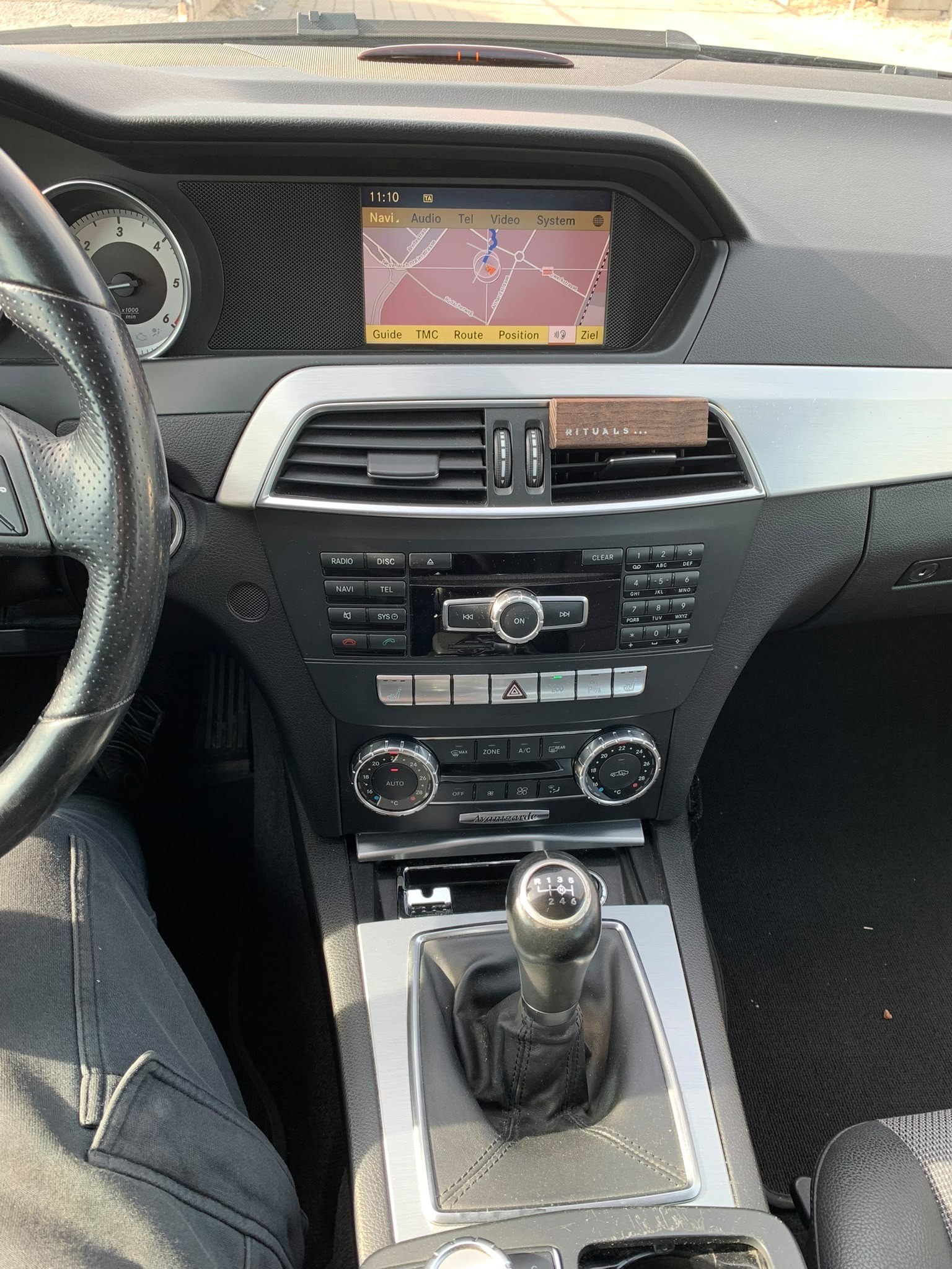 MERCEDES-BENZ C 220 CDI Limousine (Klimatronik * Alufelgen * Sensoren * Sport Lenkrad * Leder * Navigation * BO5)-image-10