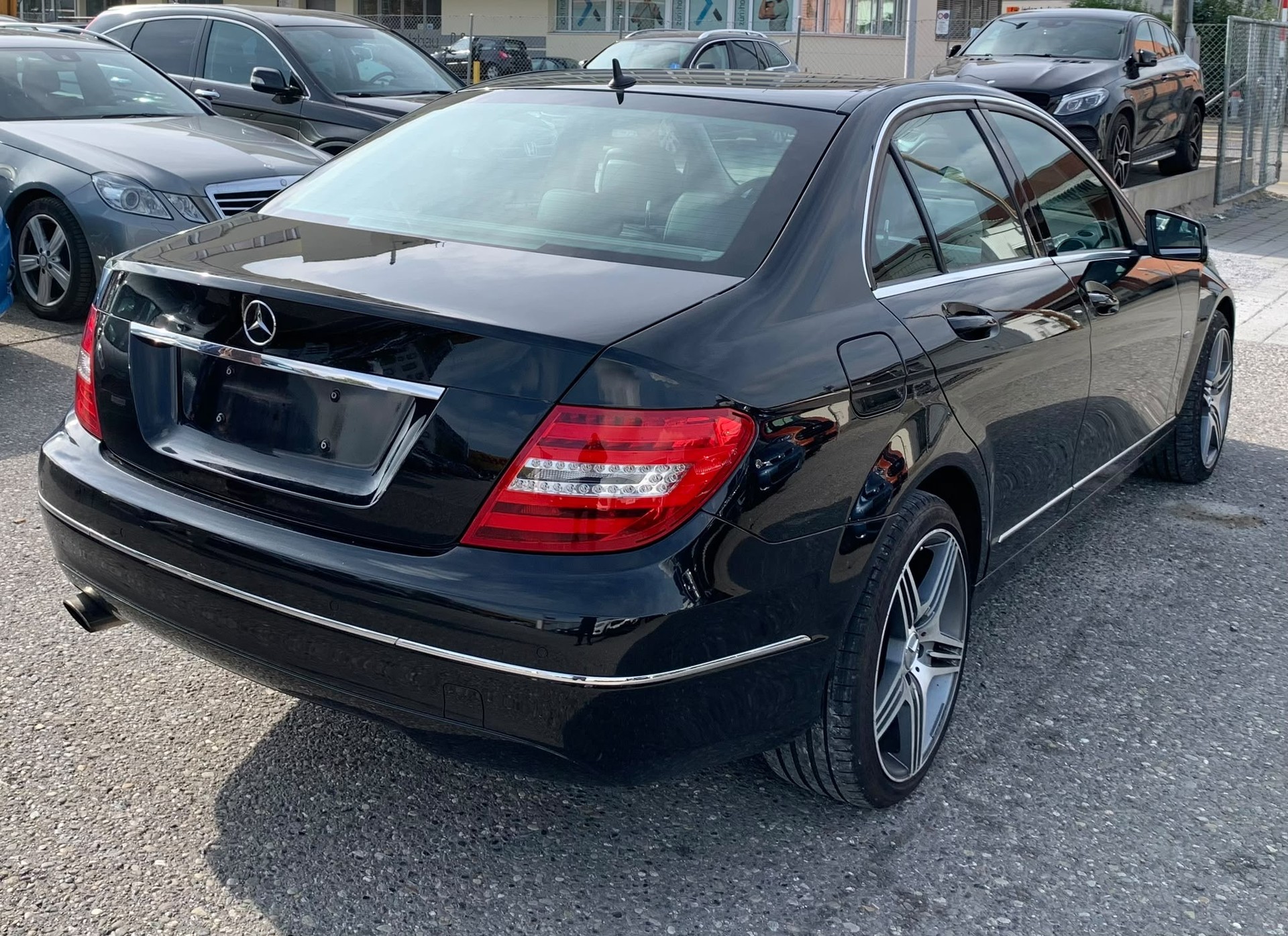 MERCEDES-BENZ C 220 CDI Limousine (Klimatronik * Alufelgen * Sensoren * Sport Lenkrad * Leder * Navigation * BO5)-image-4