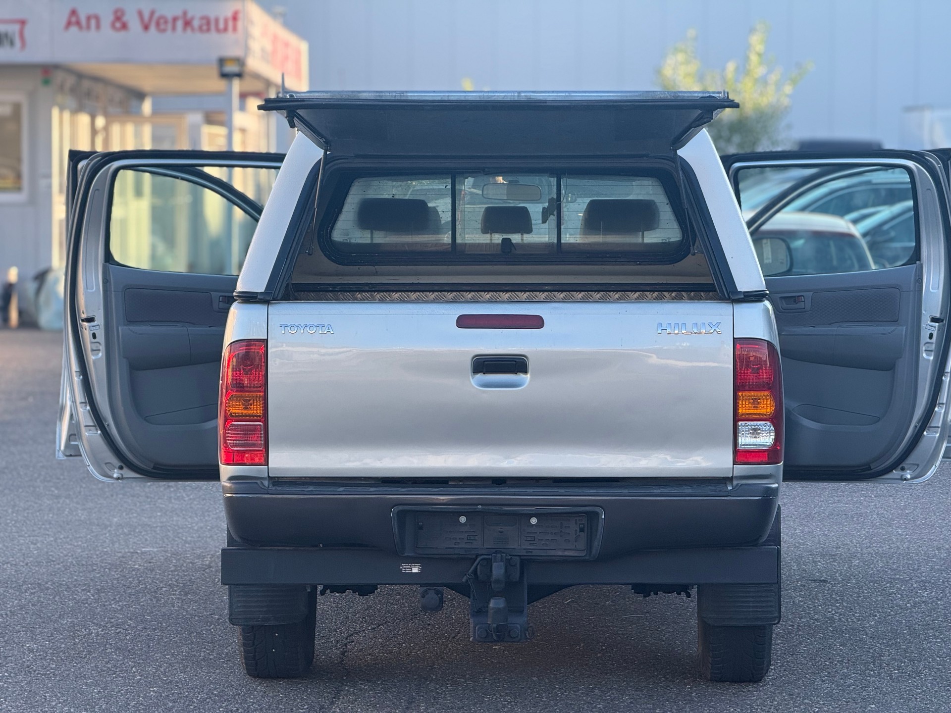 TOYOTA Hilux 4x4 DoubleCab LineaLuna-image-8