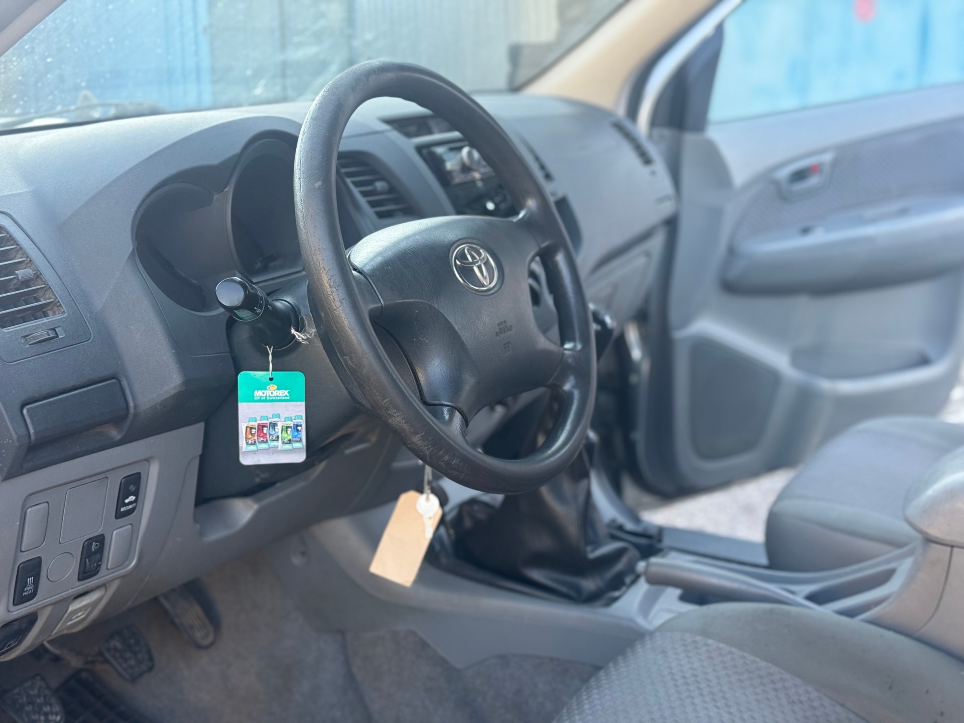 TOYOTA Hilux 4x4 DoubleCab LineaLuna-image-4