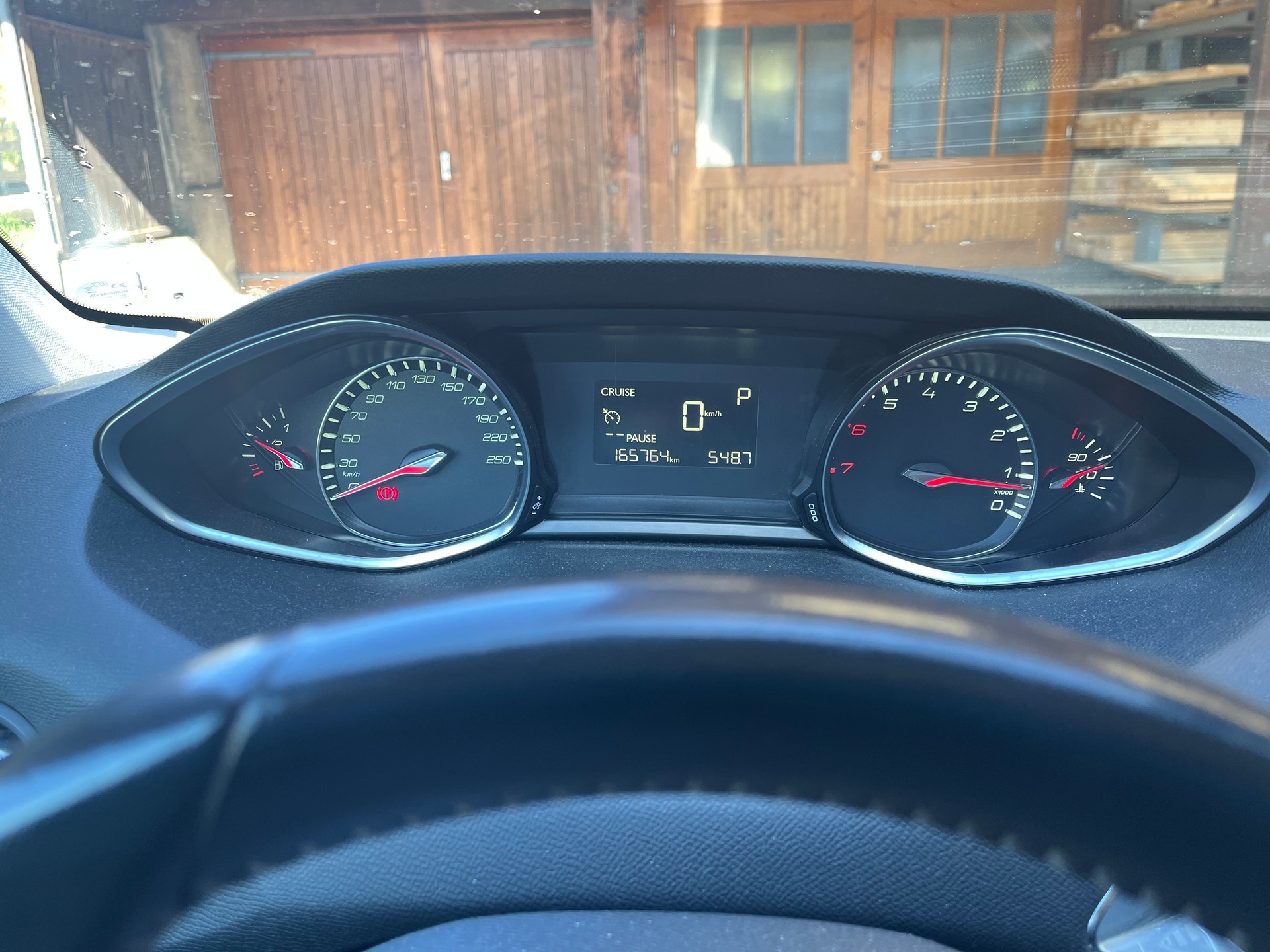 PEUGEOT SW e-THP 130-image-4
