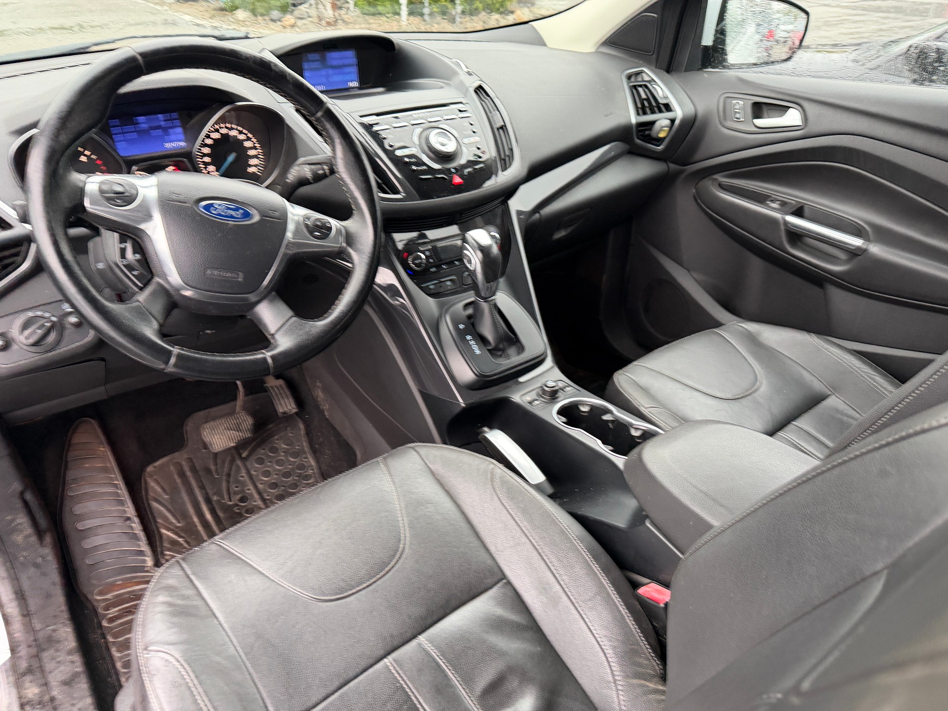 FORD Kuga 2.0 TDCi Titanium 4WD PowerShift-image-5