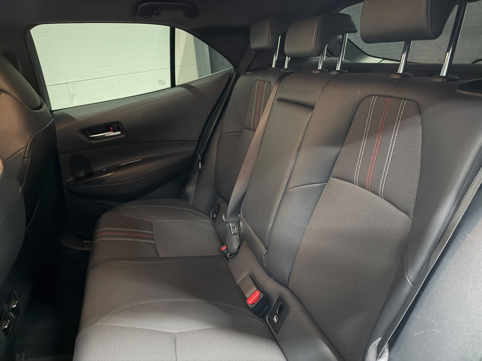 TOYOTA Corolla 1.8 HSD Active-image-13