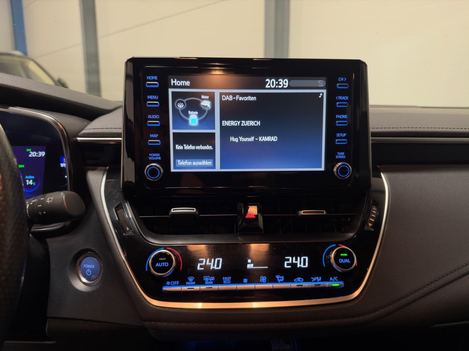 TOYOTA Corolla 1.8 HSD Active-image-11