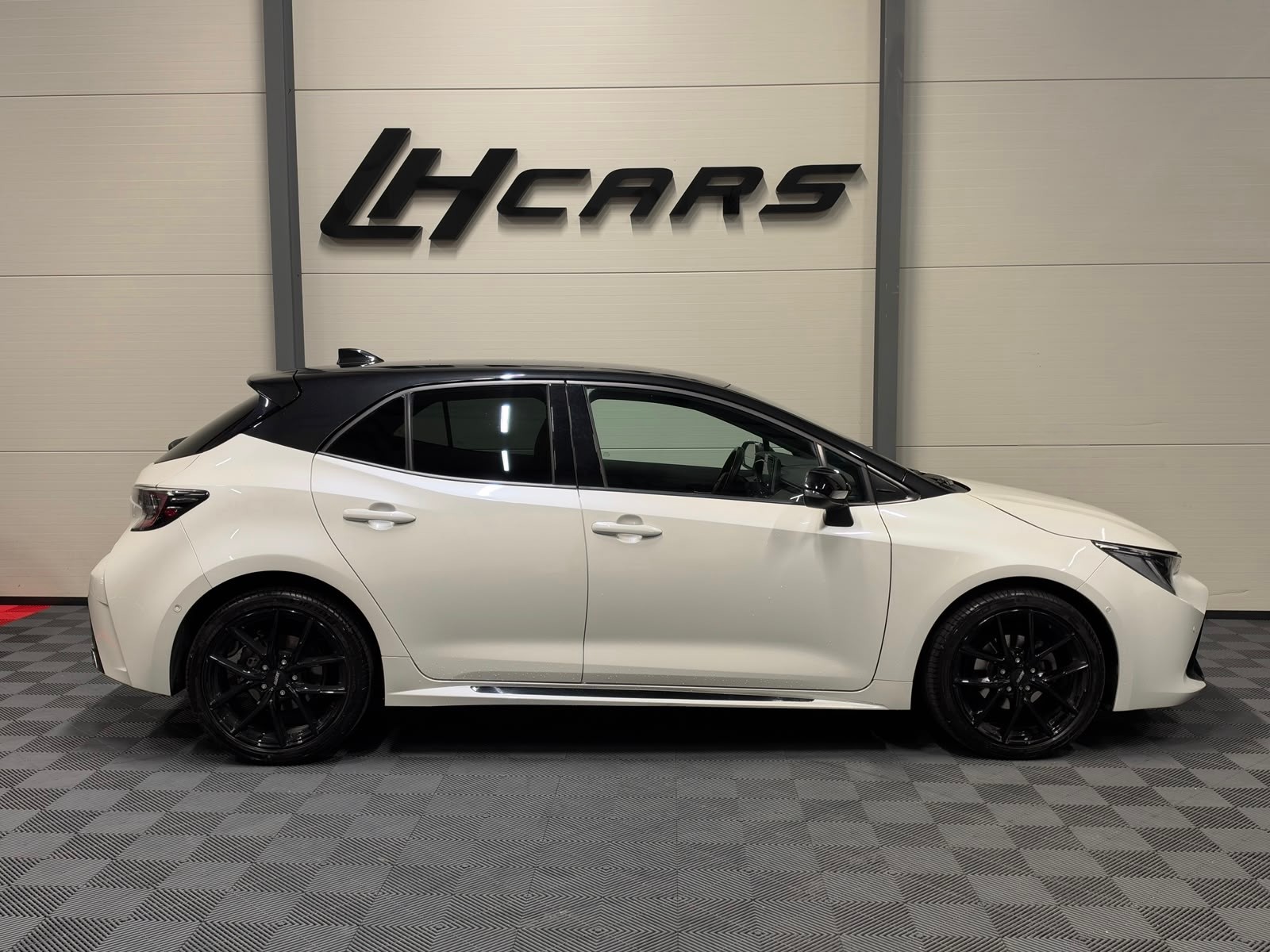 TOYOTA Corolla 1.8 HSD Active-image-4