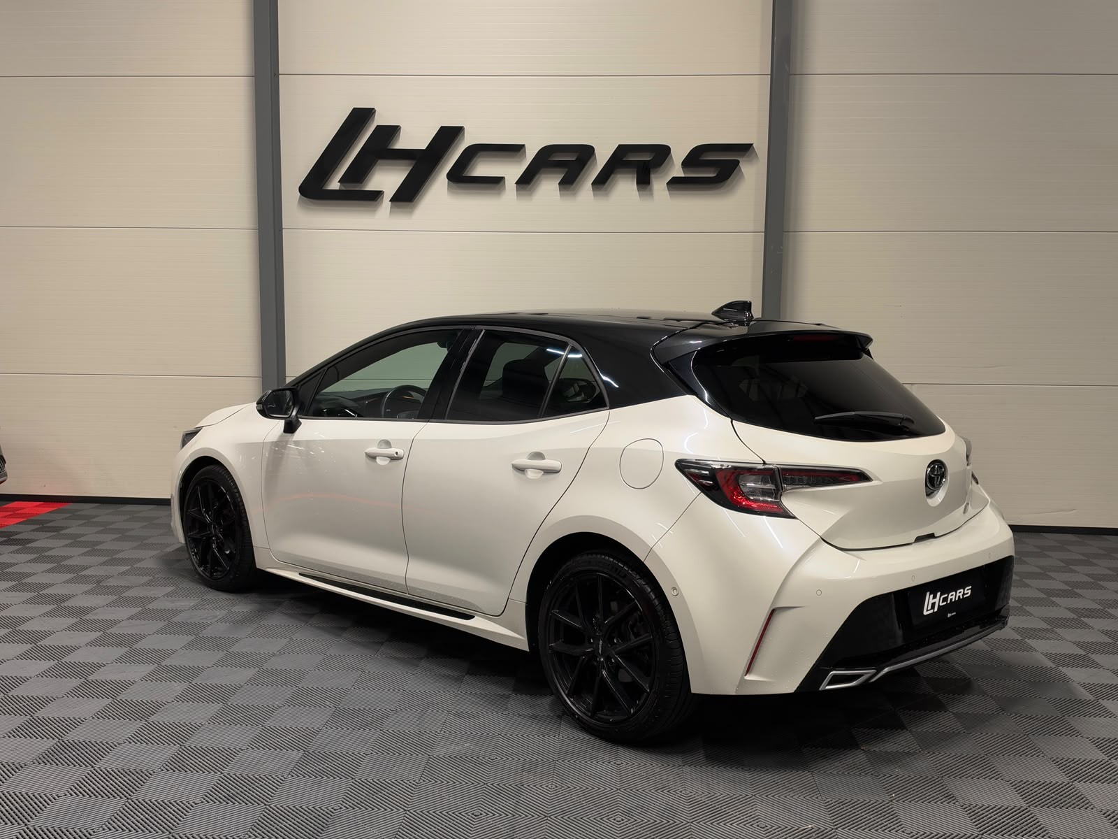 TOYOTA Corolla 1.8 HSD Active-image-2