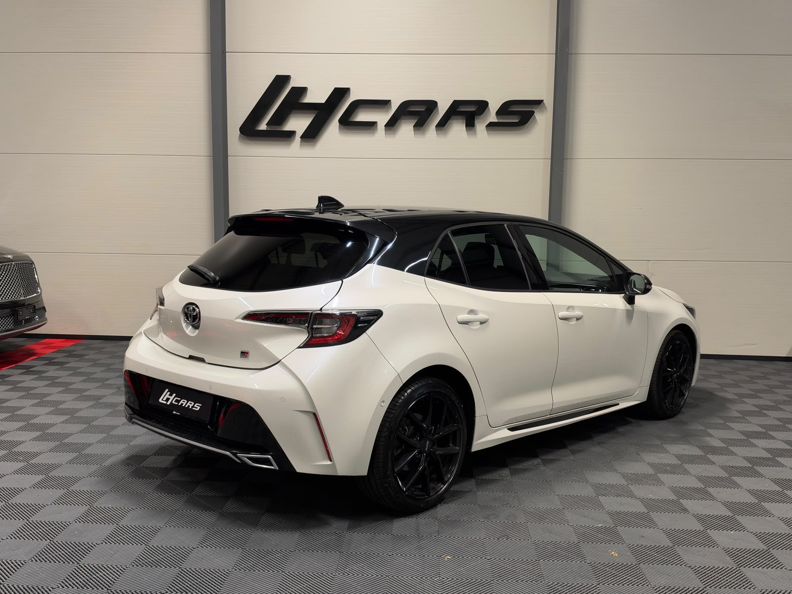 TOYOTA Corolla 1.8 HSD Active-image-3