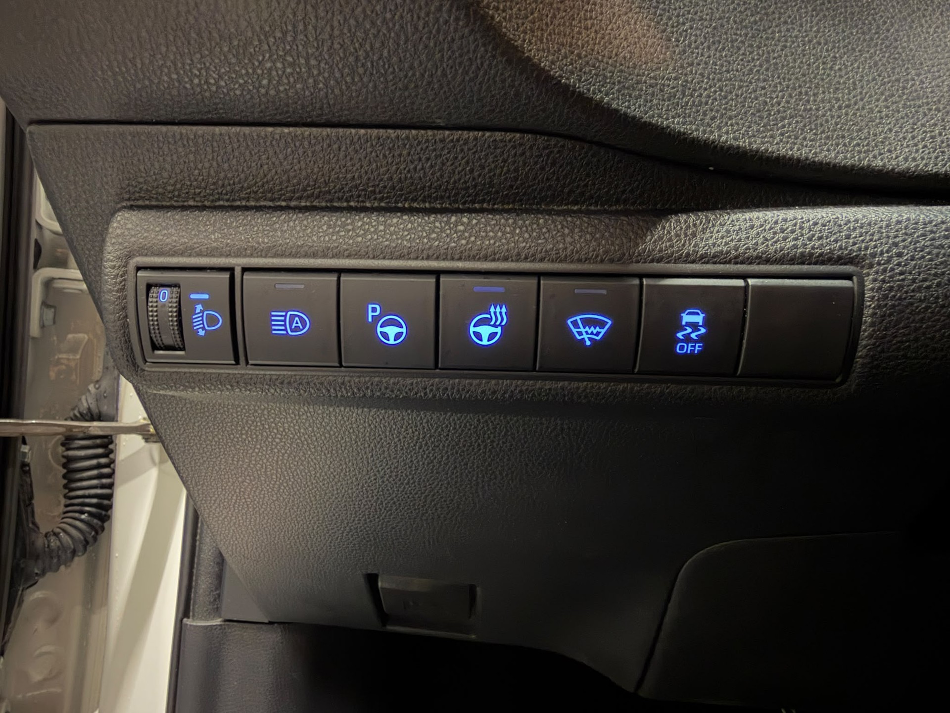 TOYOTA Corolla 1.8 HSD Active-image-12
