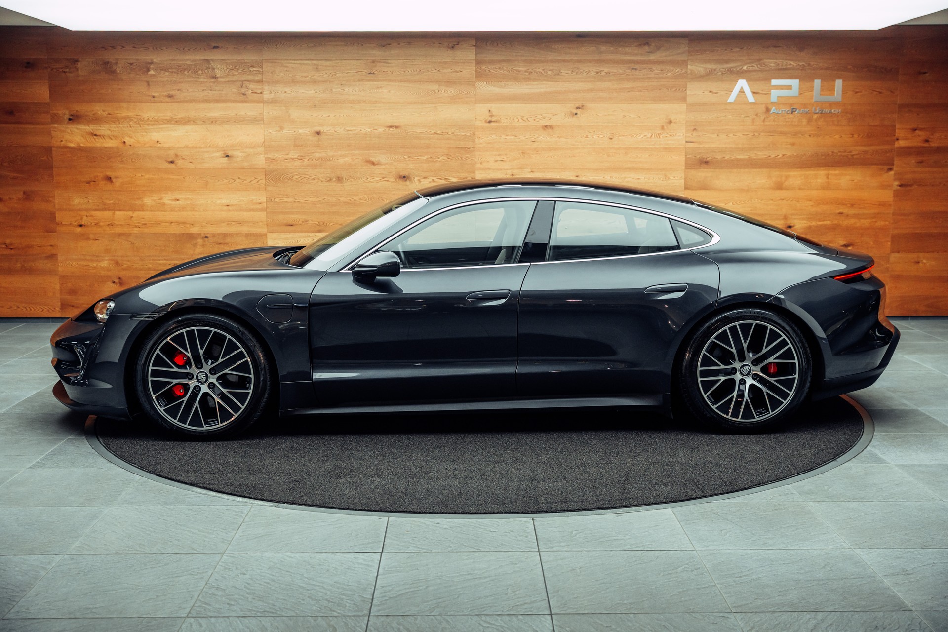 PORSCHE Taycan 4S-image-11